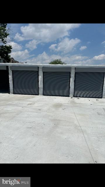FOR SALE OR FOR RENT...... self storage facility everything is new new roof, new electric service, new LED lights, and new garage doors. each unit have one LED light fixture and one outlet
this gated storage facility has total of 40 units different sizes
total land area over 20,000 sq ft
motivated seller