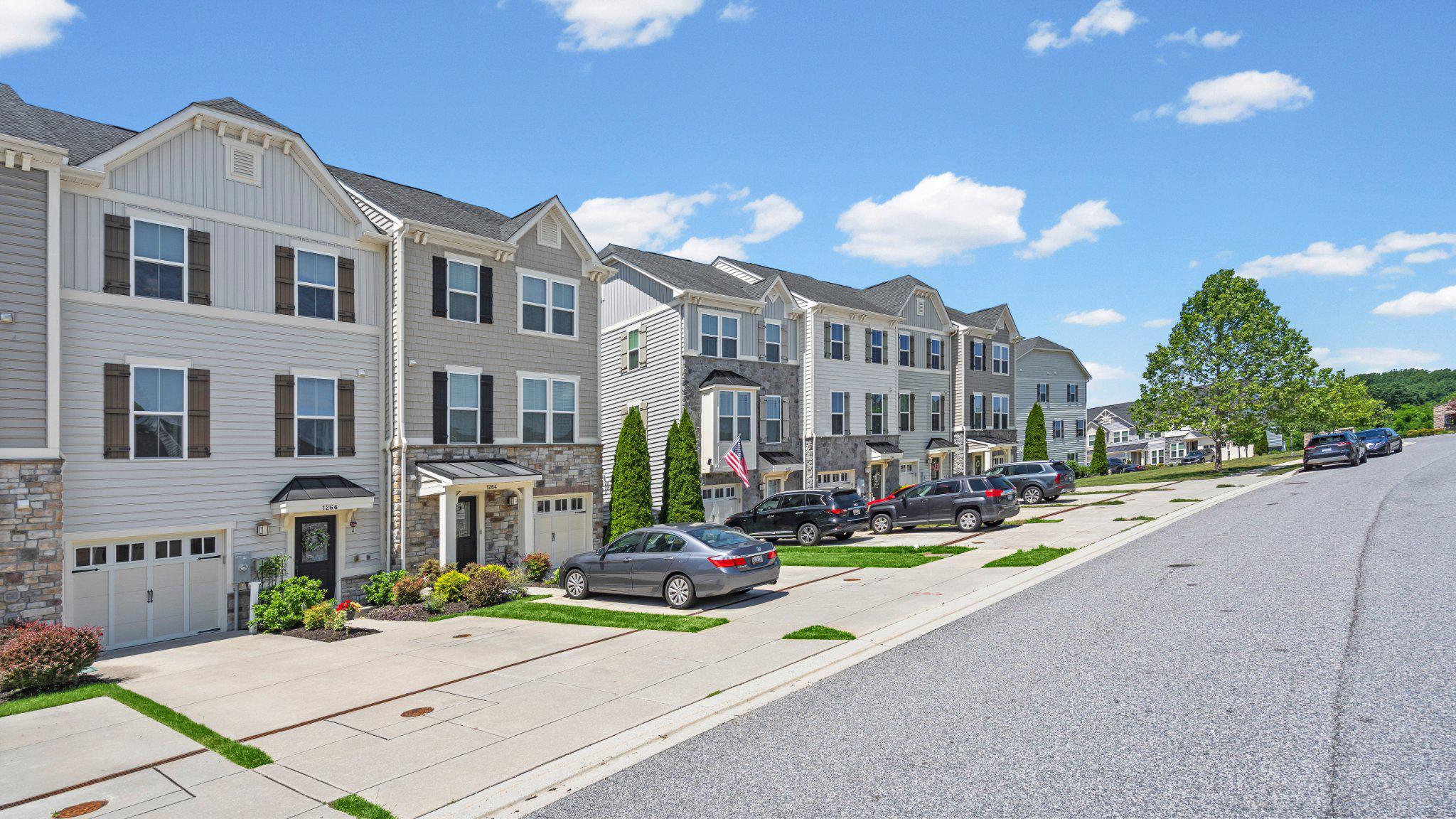 1266 COLONNADE LANE