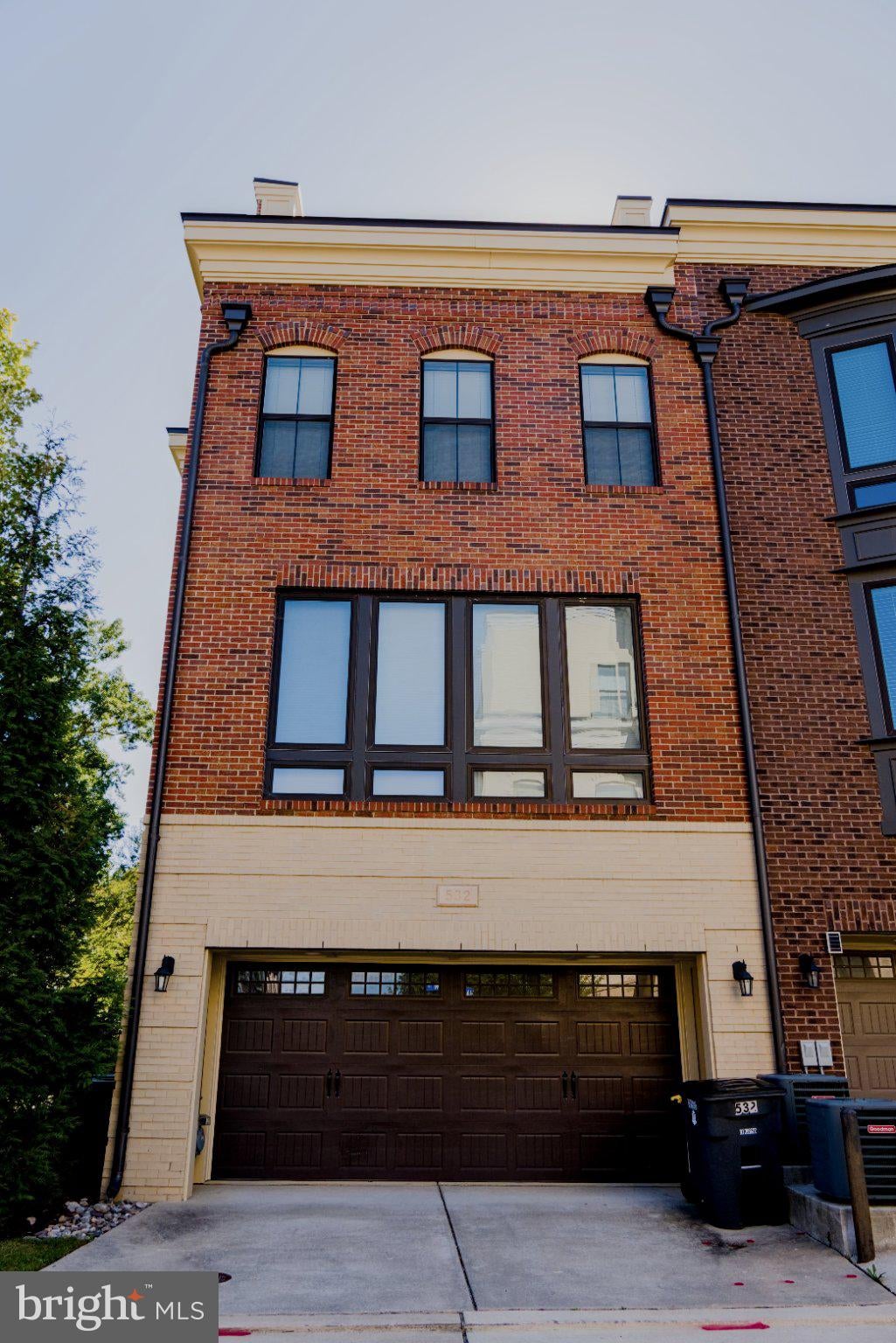 532 HARBORVIEW DR.