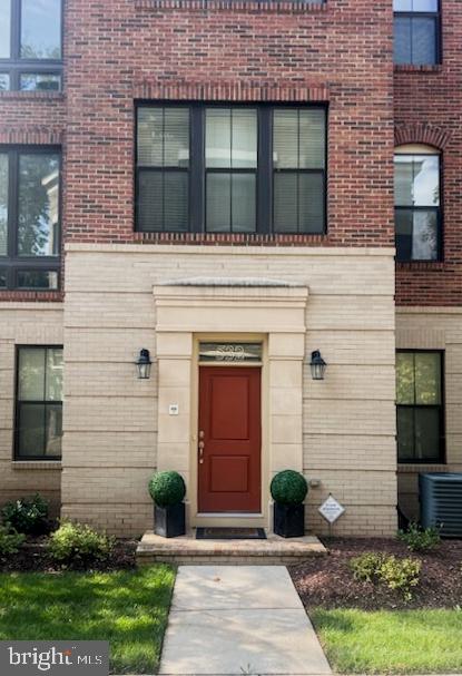 Townhouse For Sale - 532 Harborview Dr. Dr<br/> OXON HILL, MD 20745