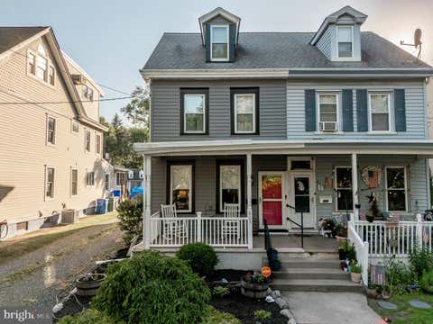 Townhouse For Sale - 803 Cinnaminson Avenue<br/> Burlington County, PALMYRA, NJ 08065