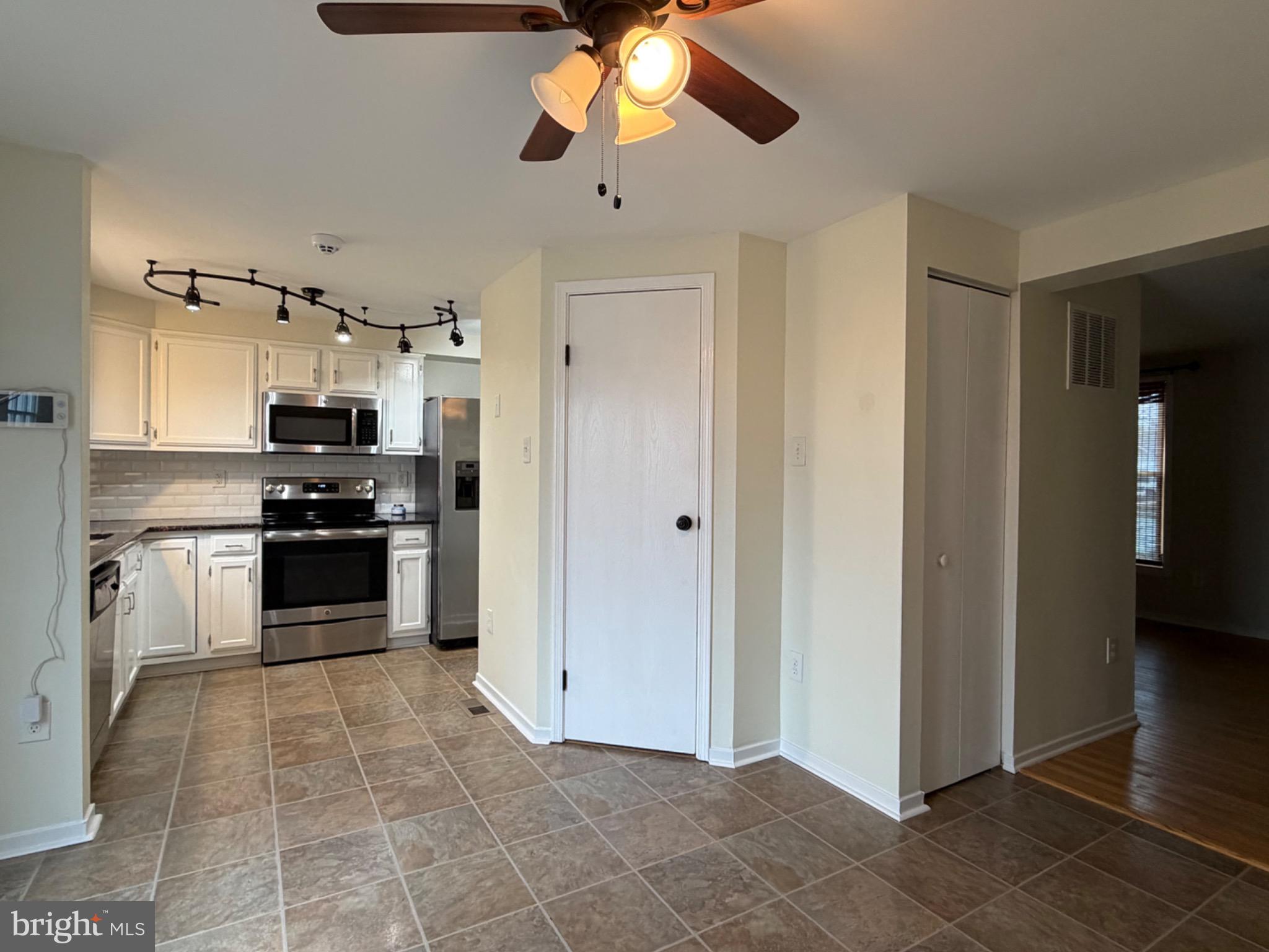 ROLLING MEADOWS - Residential