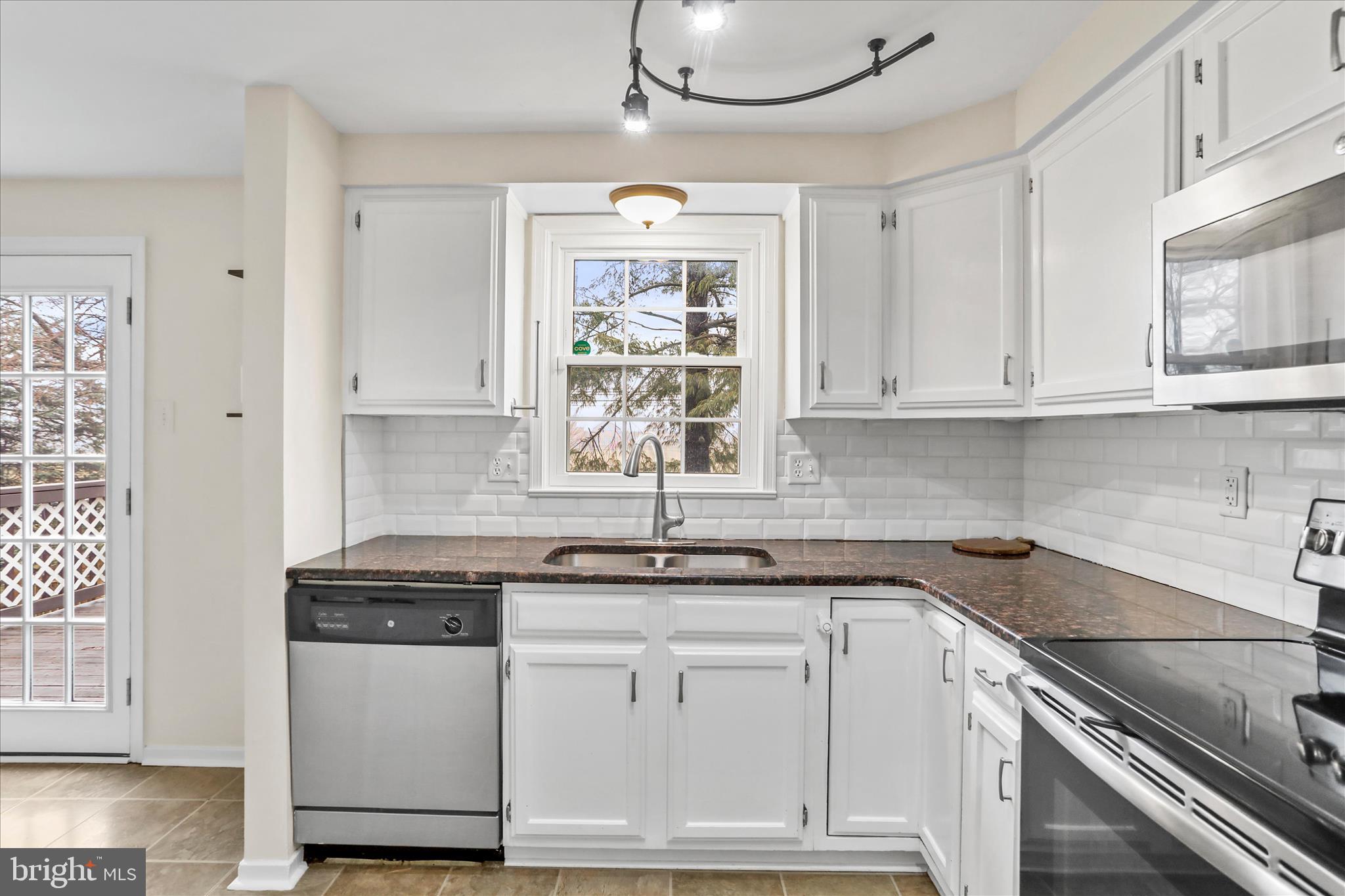 ROLLING MEADOWS - Residential