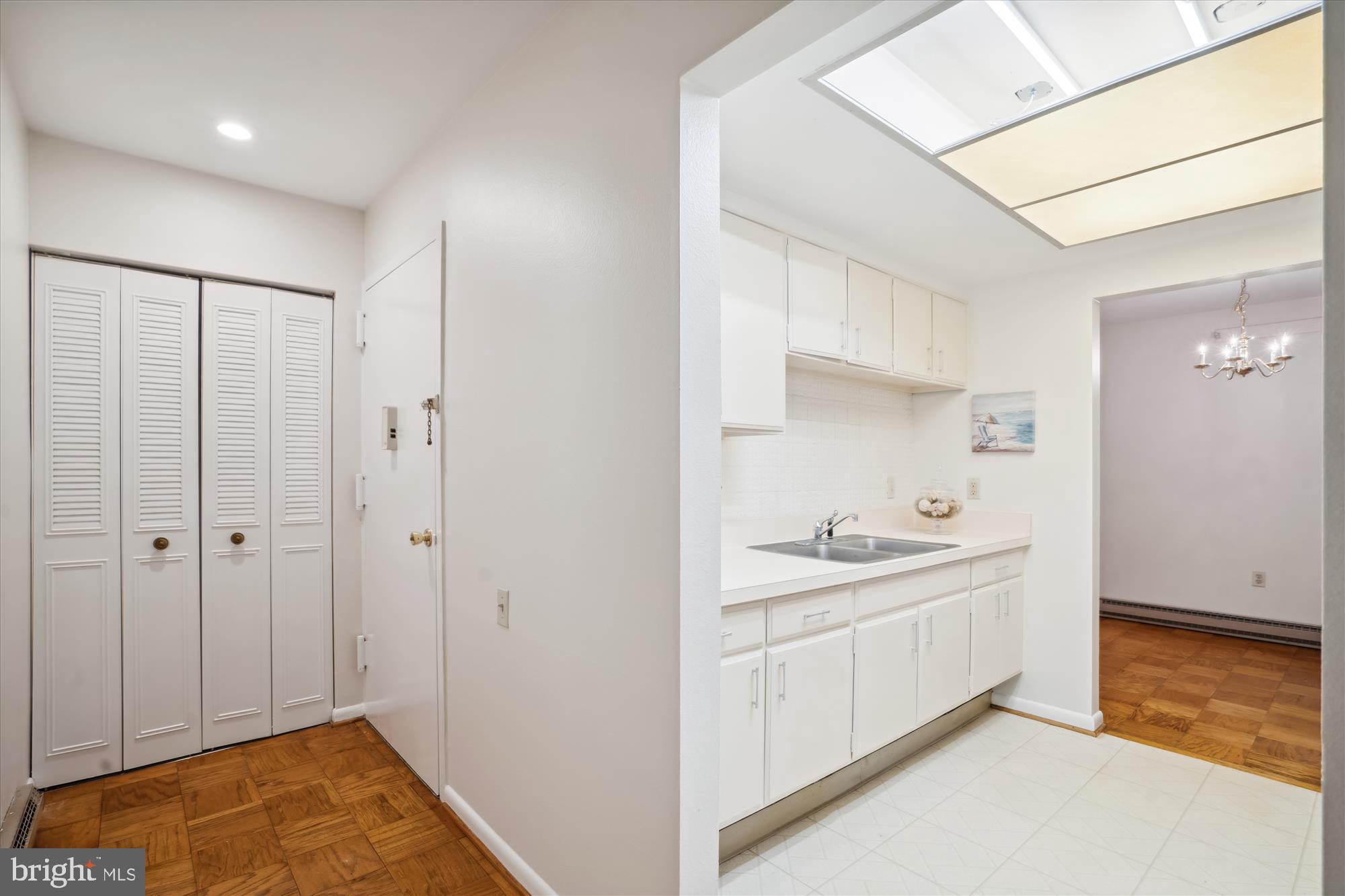 LEISURE WORLD - Residential