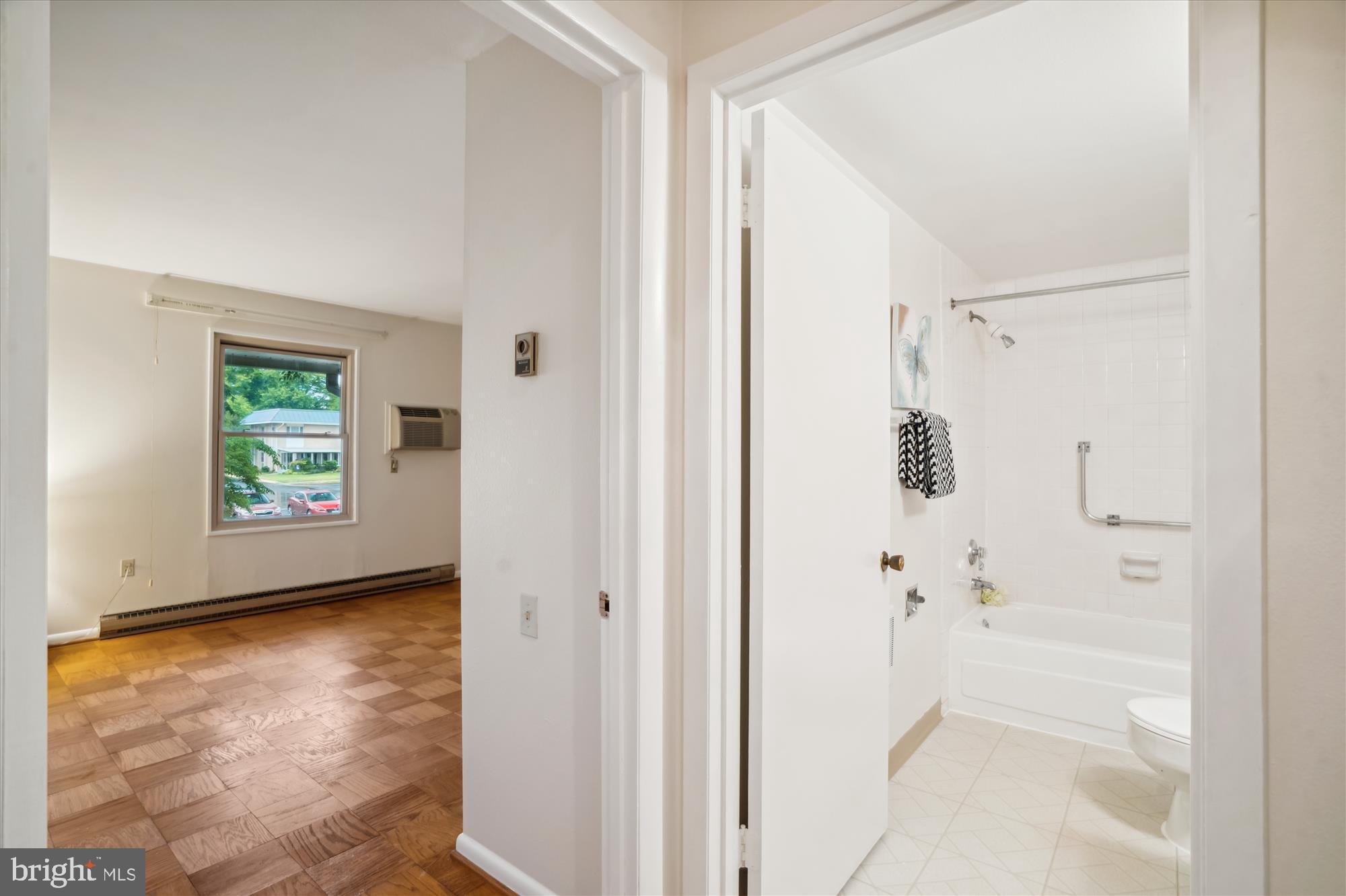 LEISURE WORLD - Residential