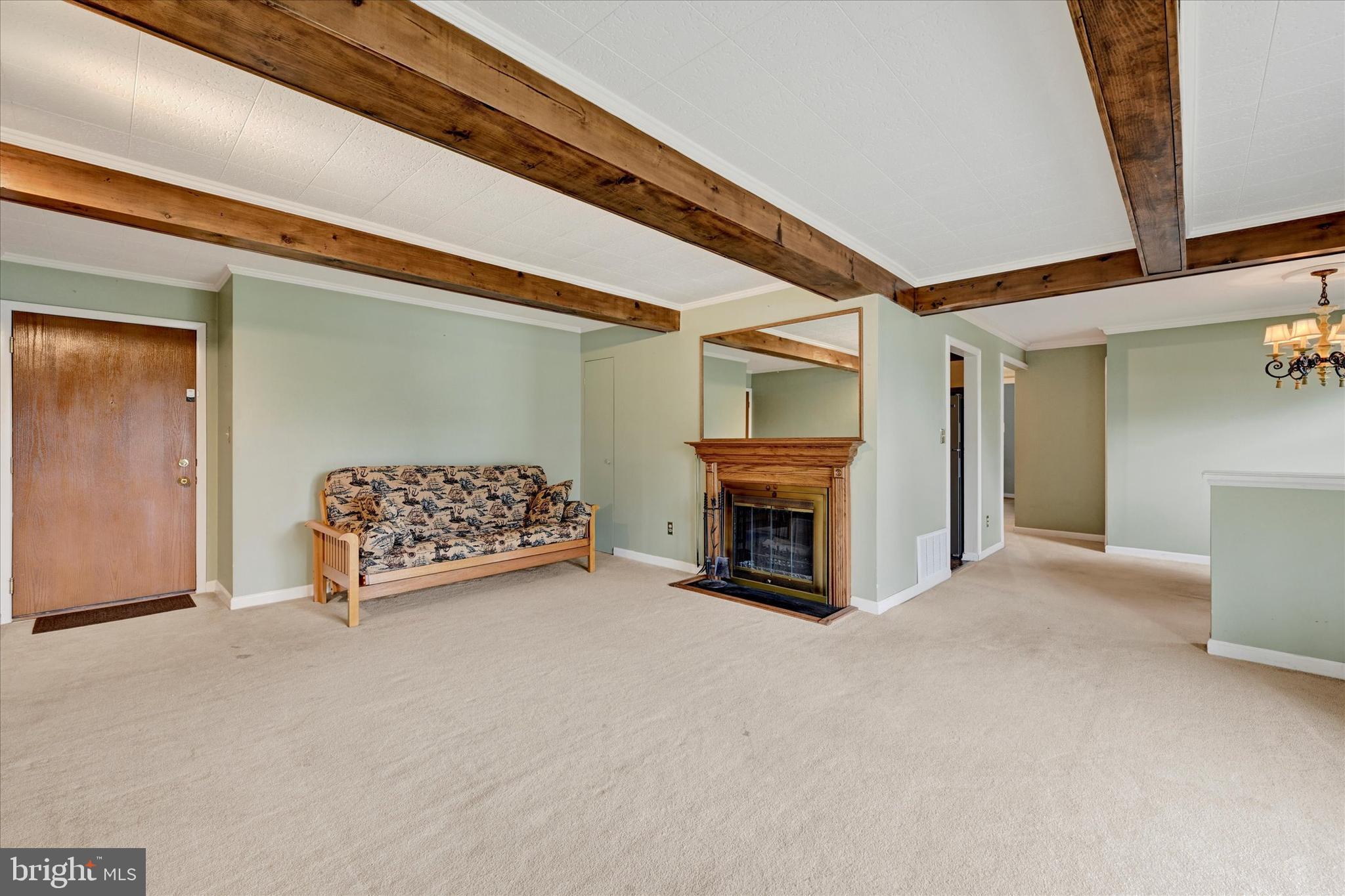 8 WARREN LODGE COURT 1-B