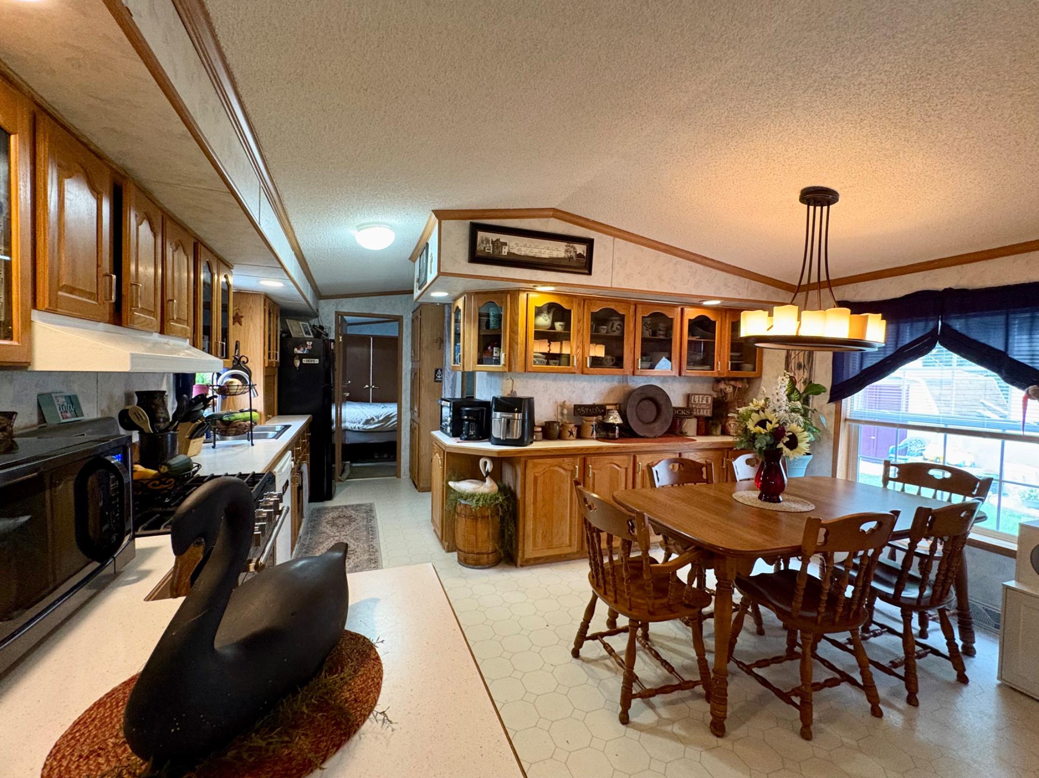 20 CIRCLE DRIVE