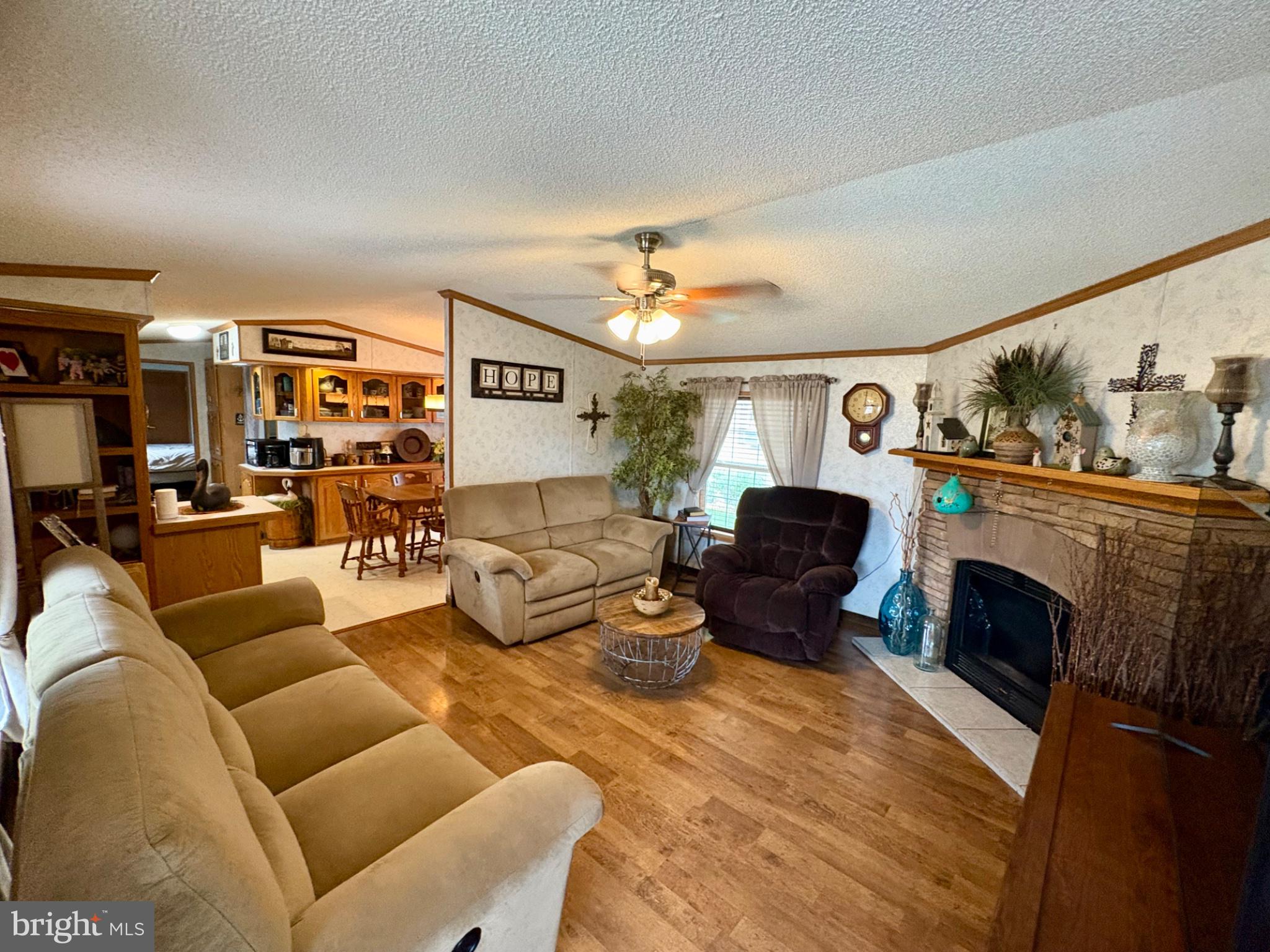 20 CIRCLE DRIVE