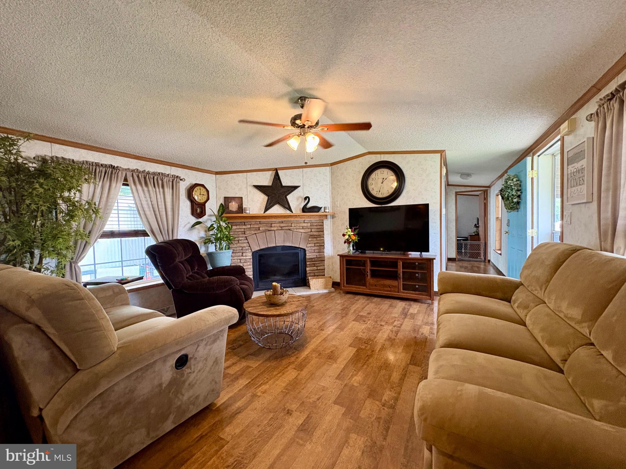 20 CIRCLE DRIVE