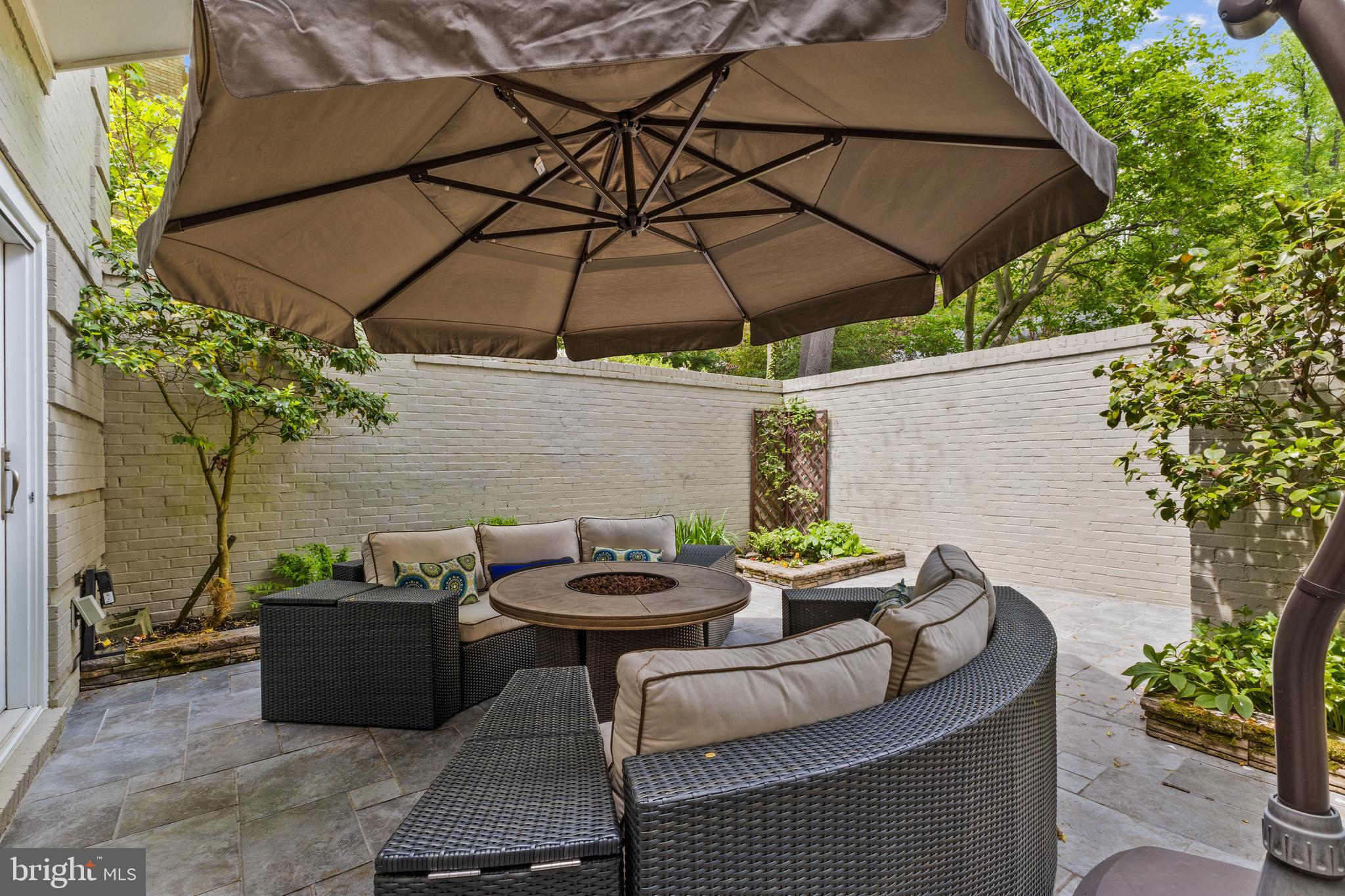1605 MASON HILL DRIVE