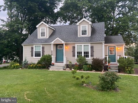 Photo of 1720 Farmington Avenue, POTTSTOWN, PA 19464 (MLS # PAMC2171058)