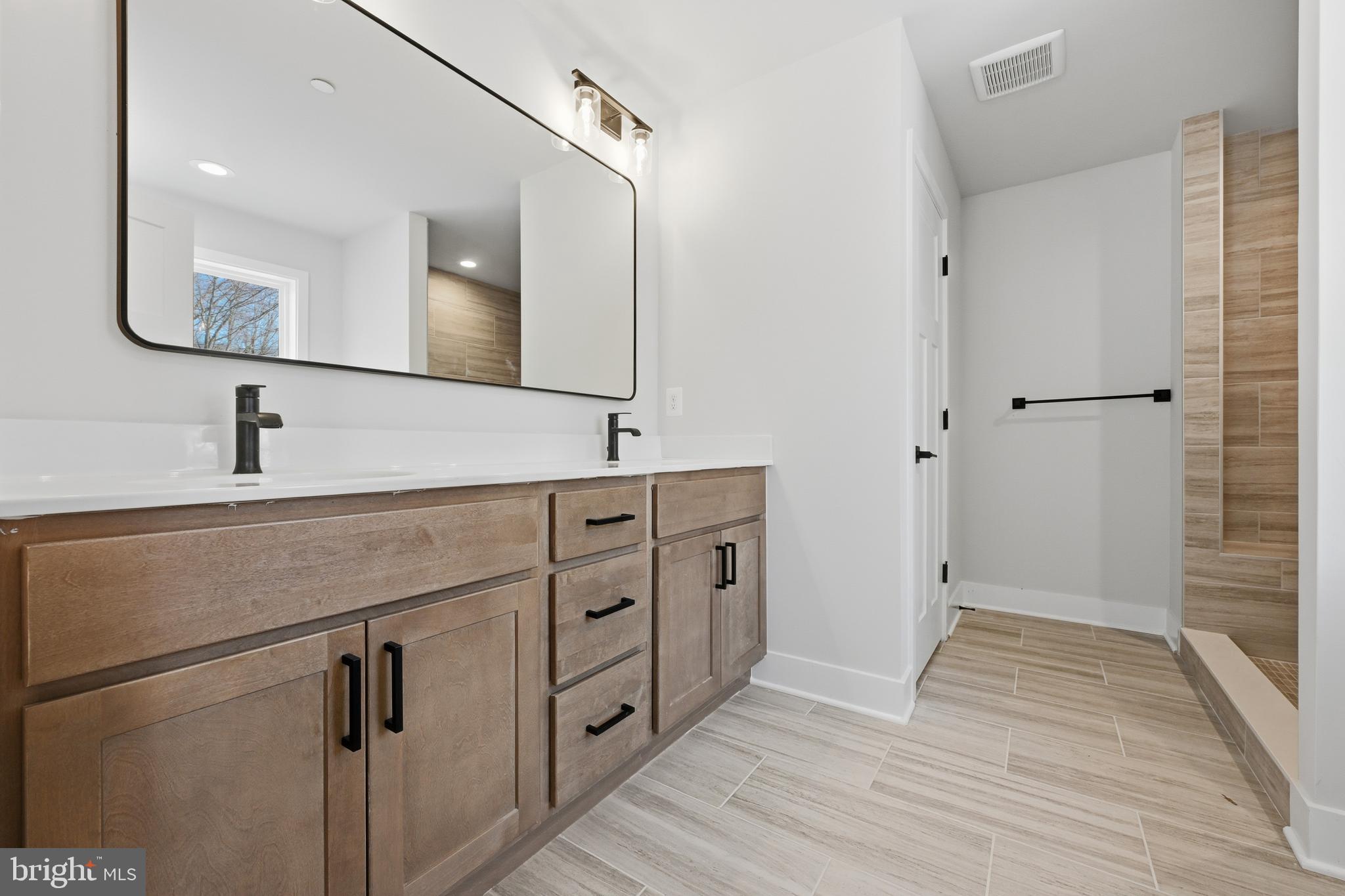 SELBY ON THE BAY - Residential