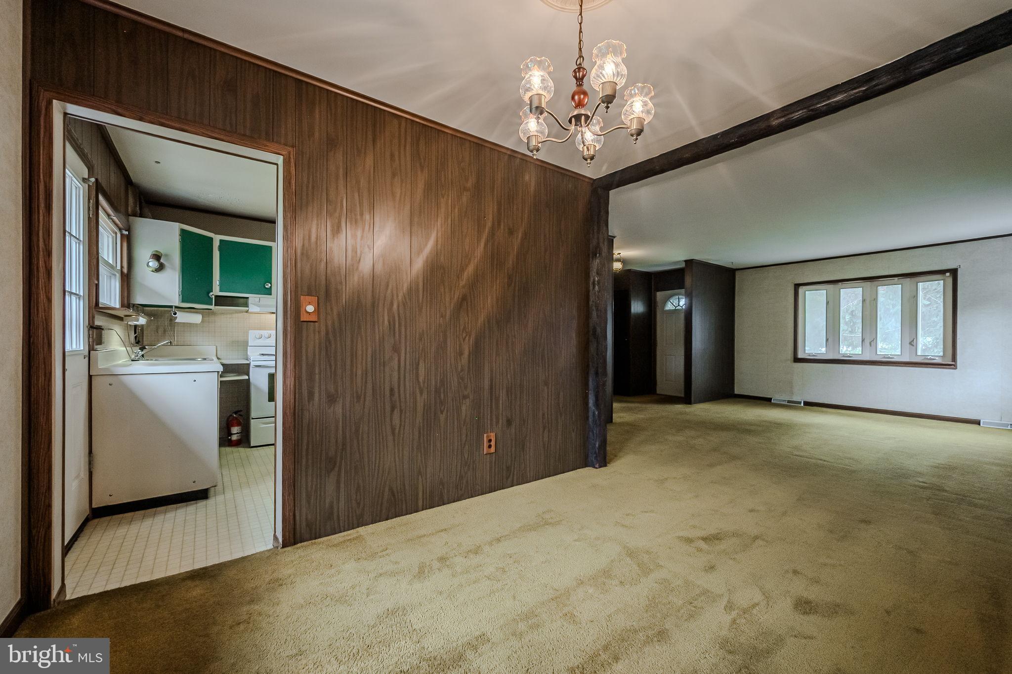 167 W SHELLEY DRIVE
