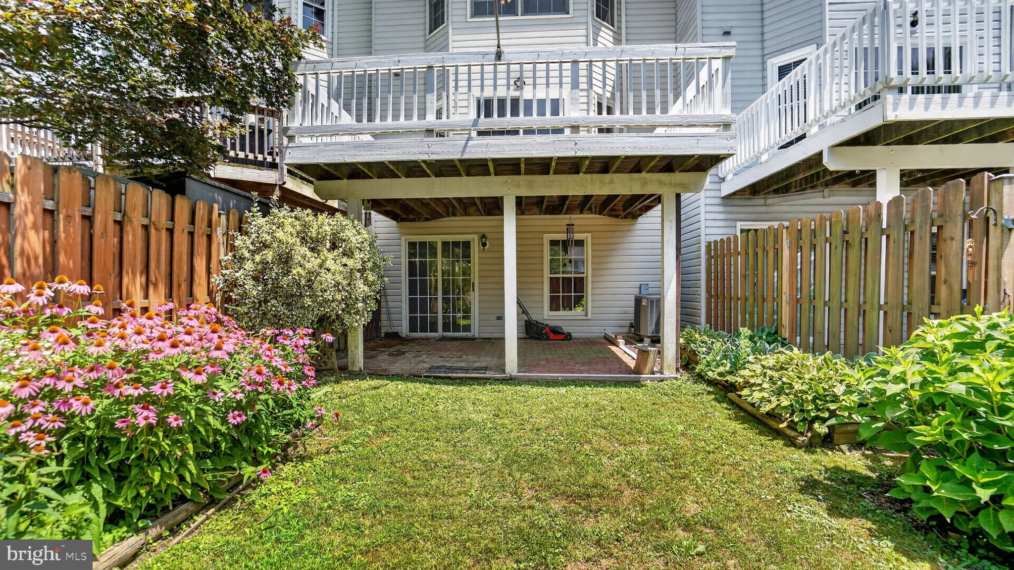 6632 COMMODORE COURT
