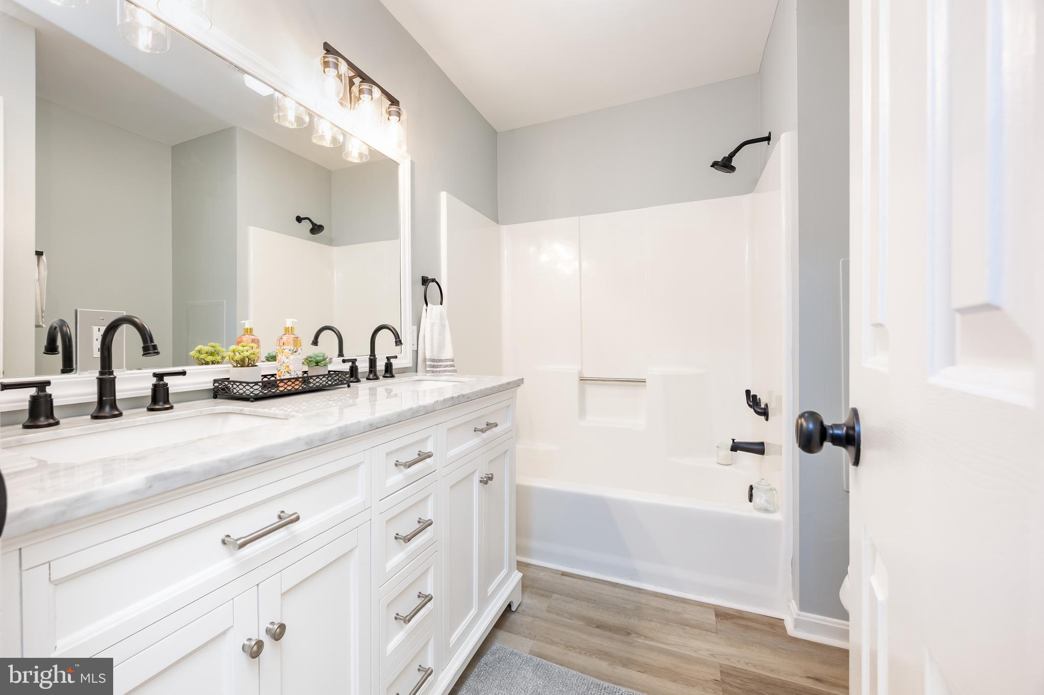 GULL CREEK ESTATES - Residential