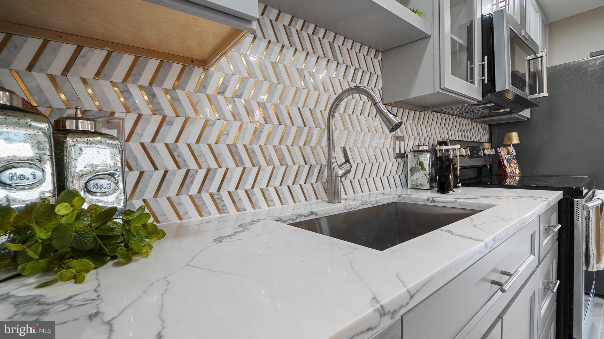 WOODBRIDGE VALLEY - Residential