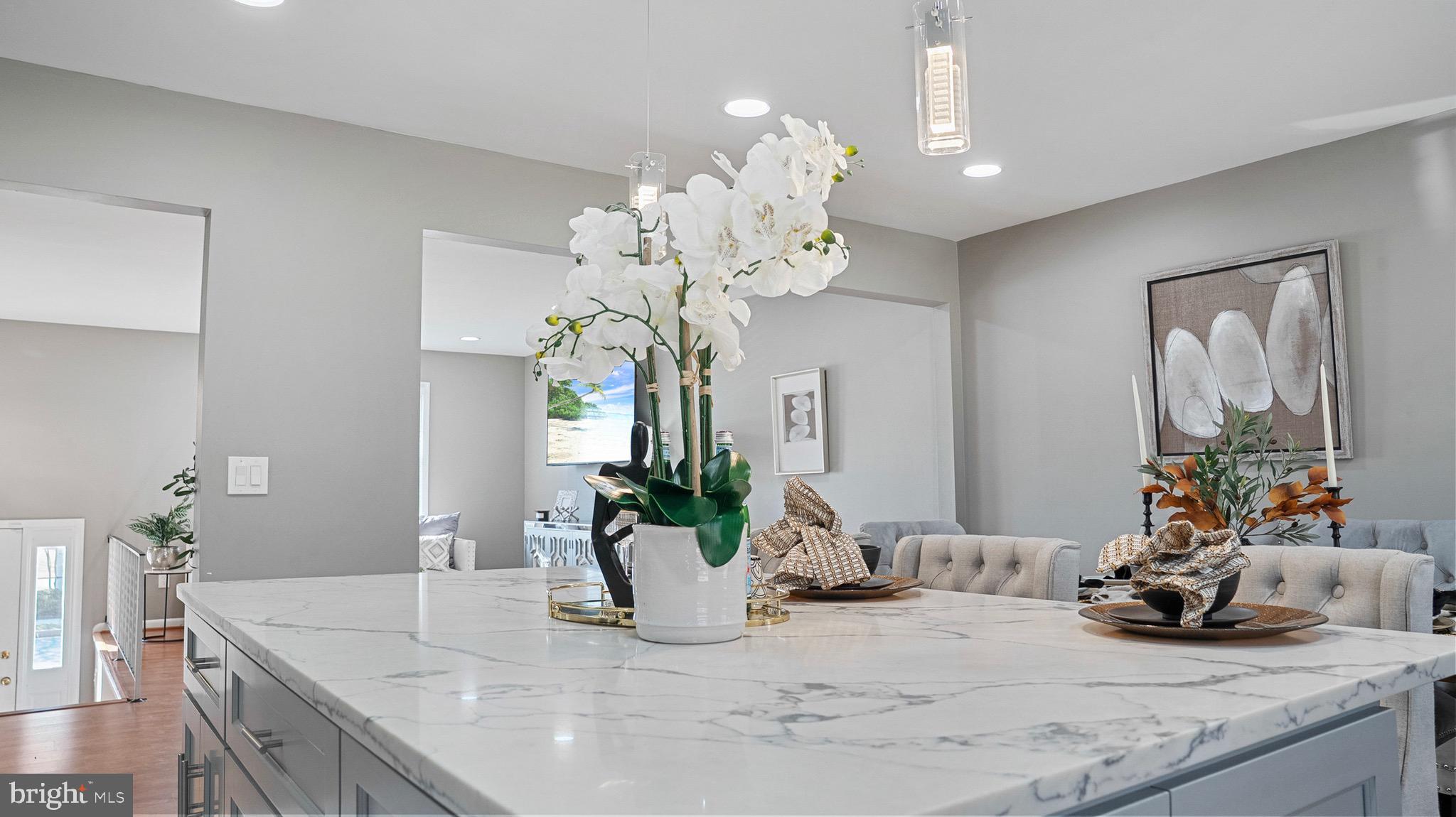 WOODBRIDGE VALLEY - Residential