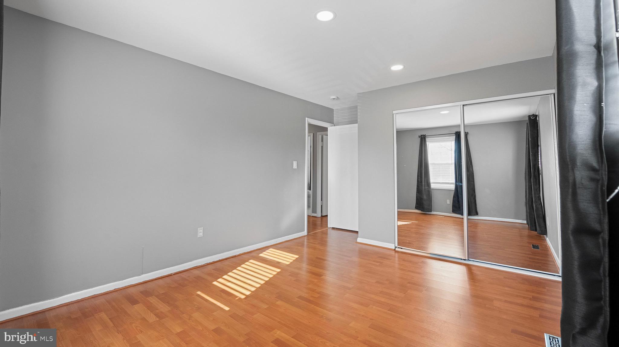 WOODBRIDGE VALLEY - Residential