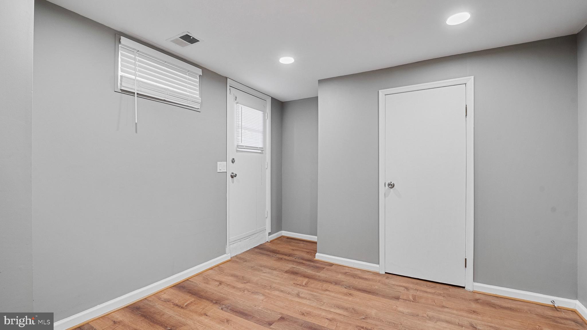 WOODBRIDGE VALLEY - Residential