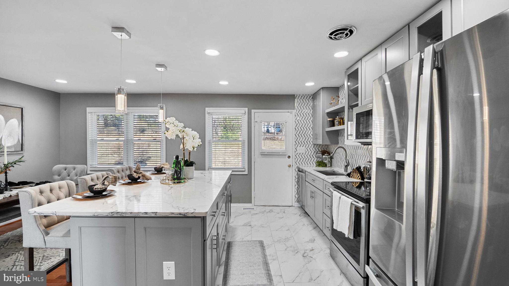 WOODBRIDGE VALLEY - Residential