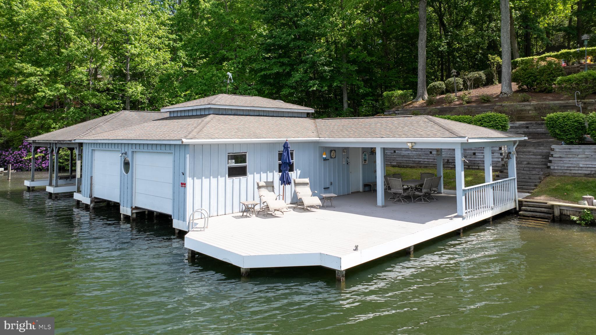 40 GRANDVIEW DRIVE