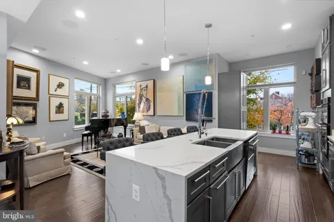MLS: DCDC2174098