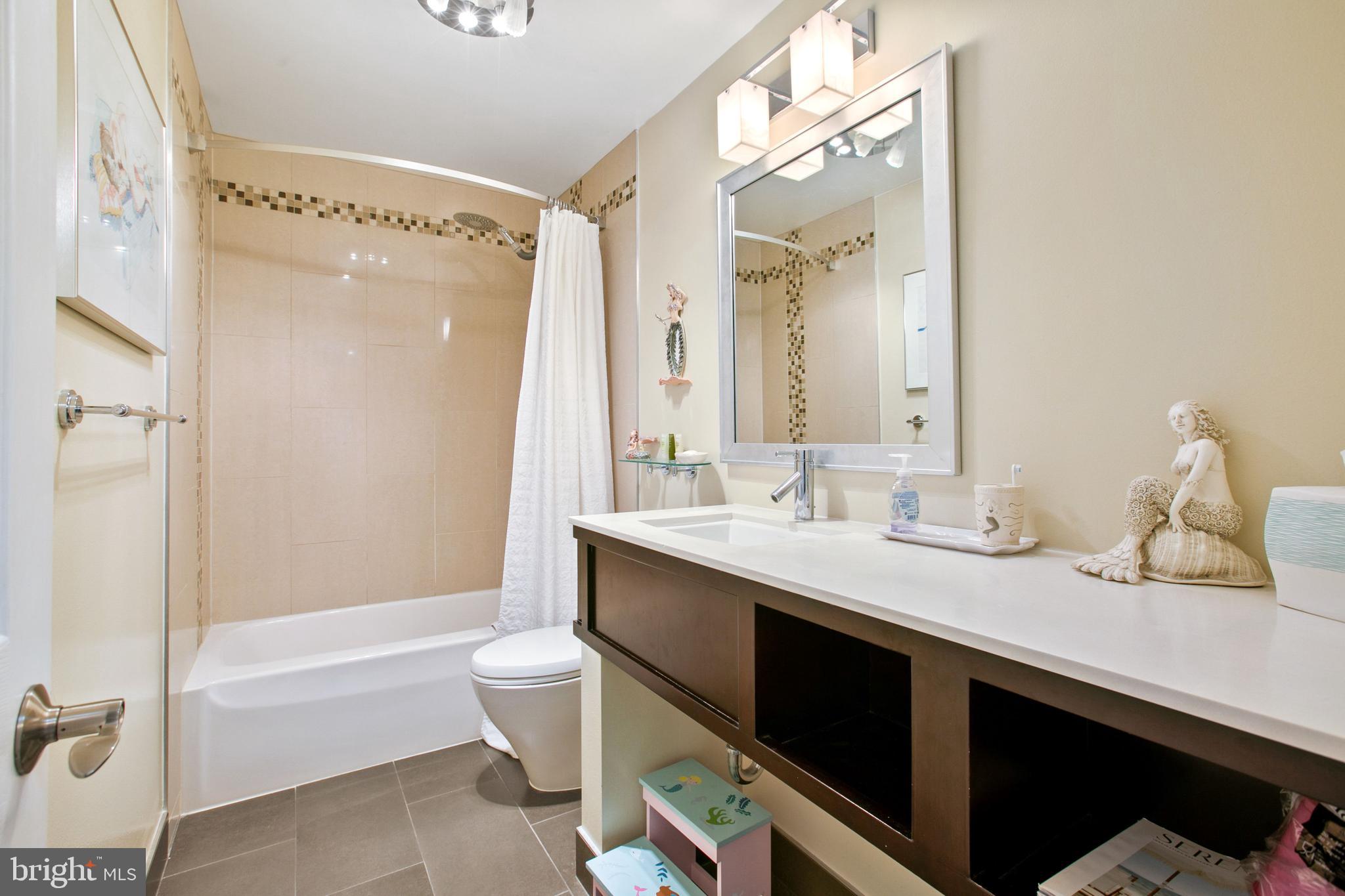 SUMMIT CHASE - Residential