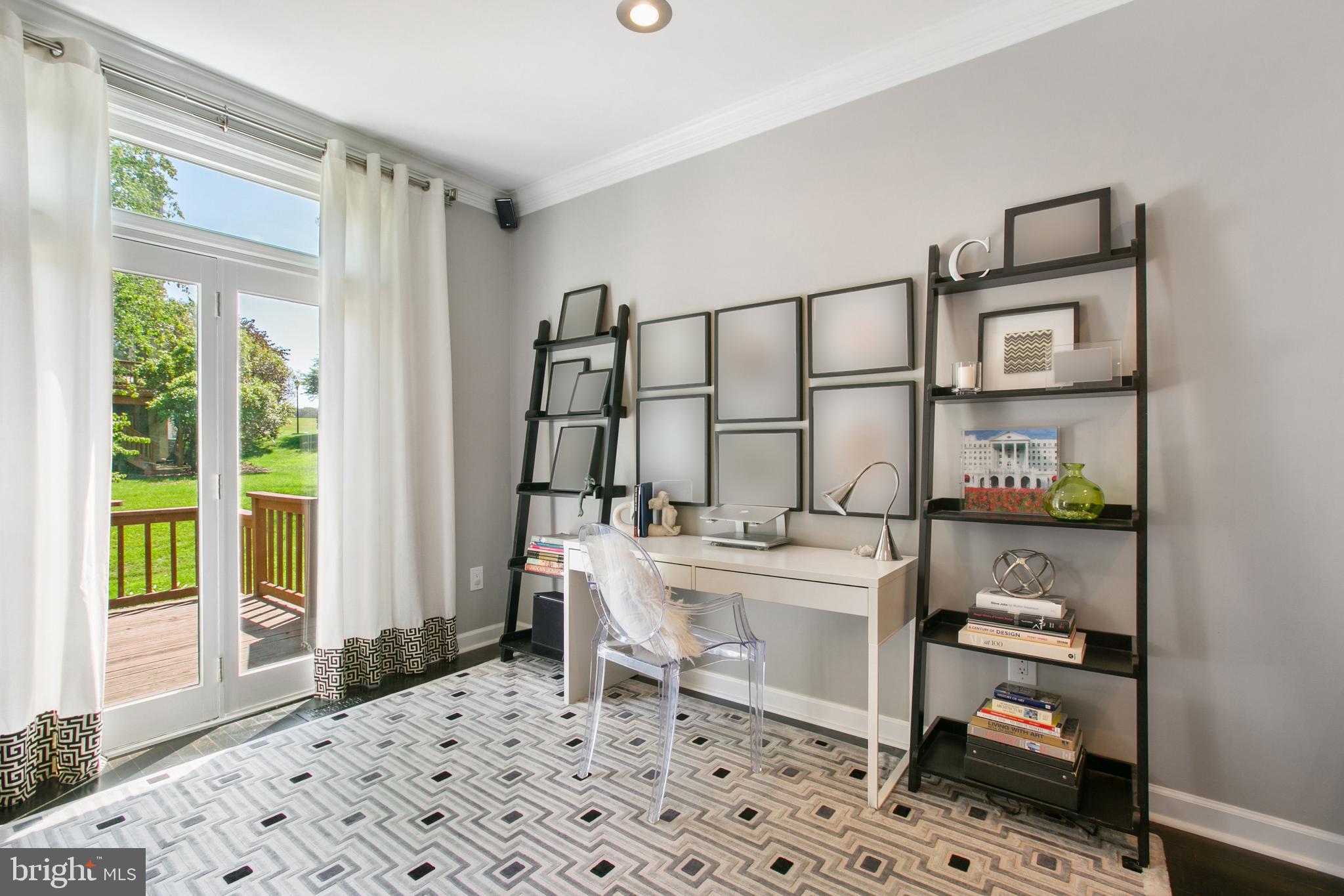 SUMMIT CHASE - Residential