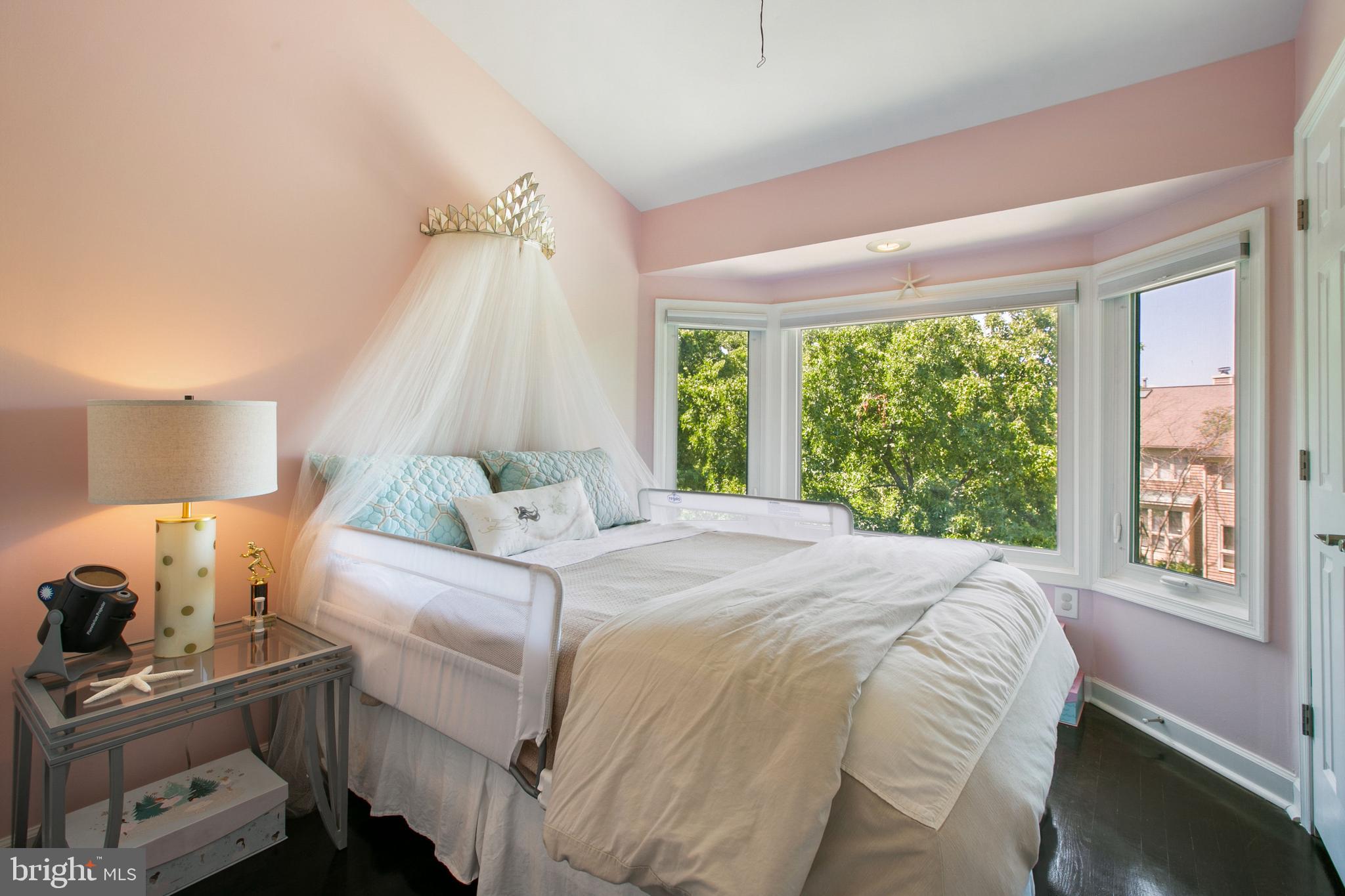 SUMMIT CHASE - Residential