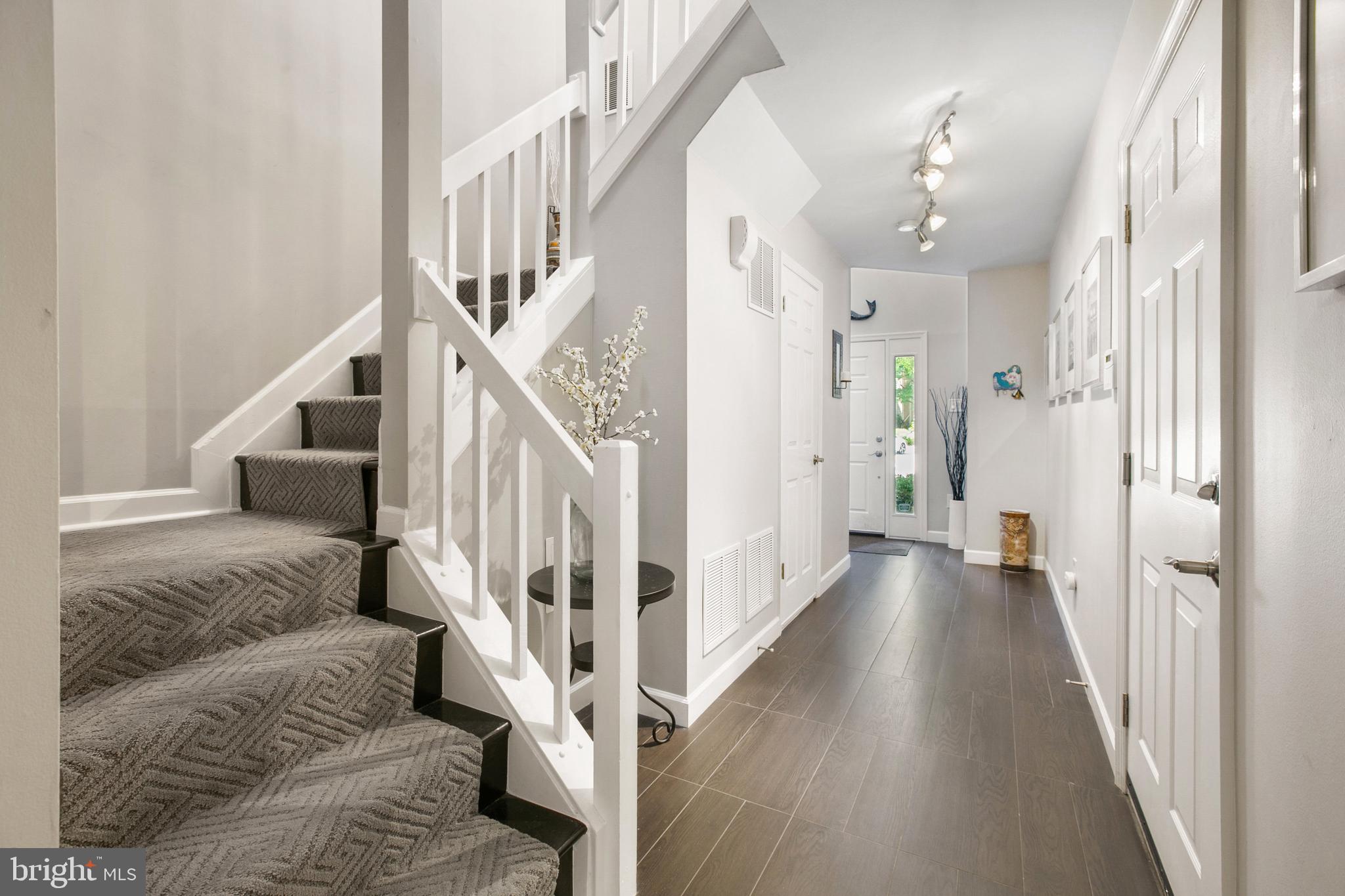 SUMMIT CHASE - Residential