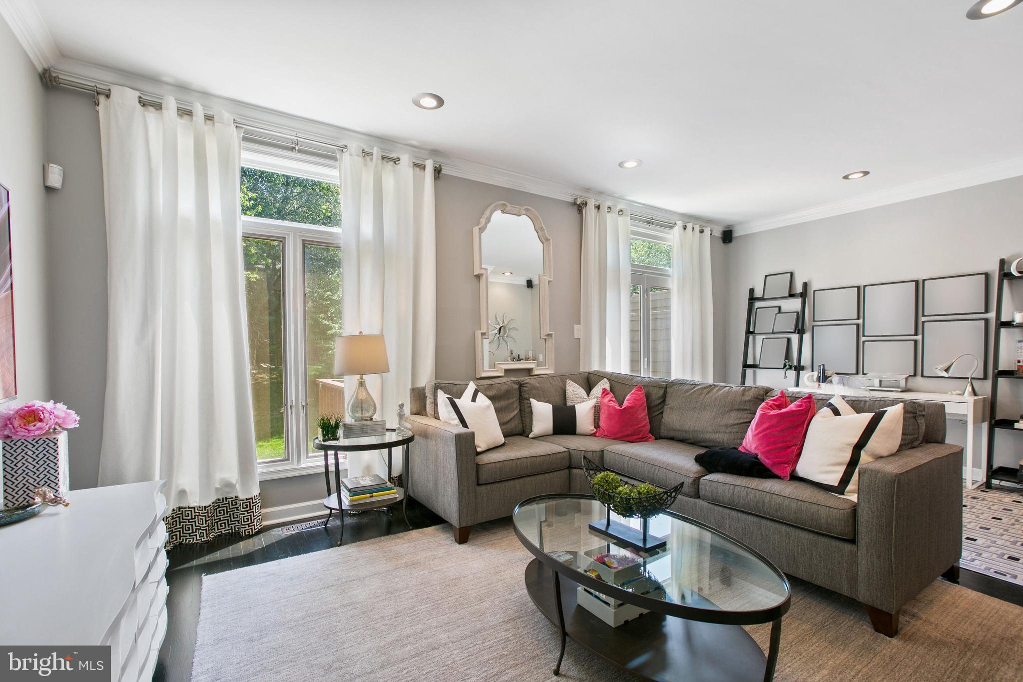 SUMMIT CHASE - Residential