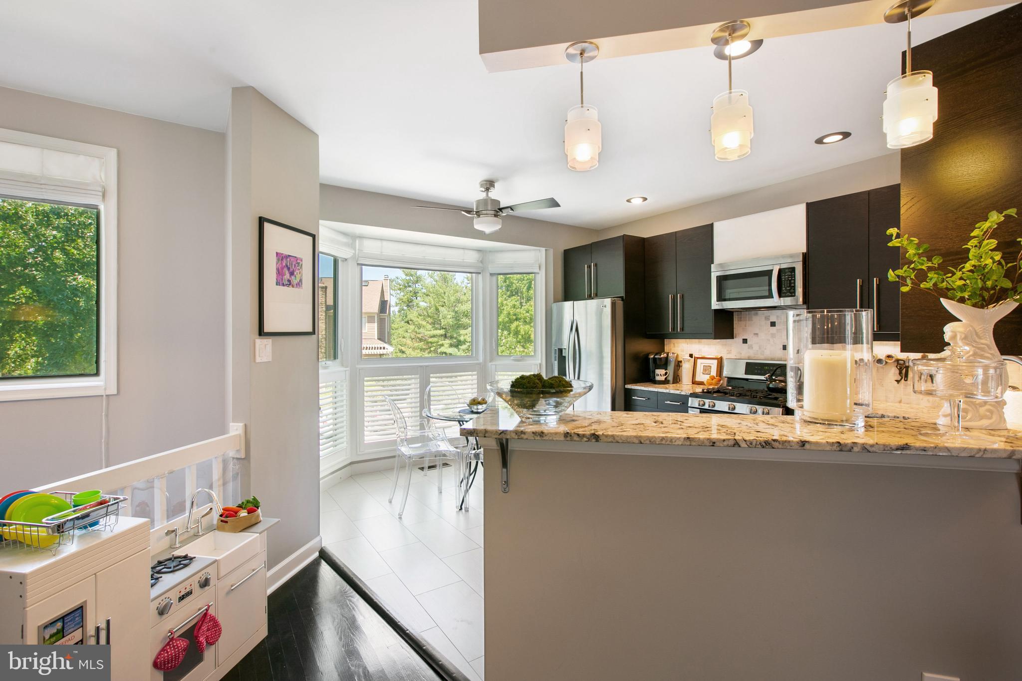 SUMMIT CHASE - Residential