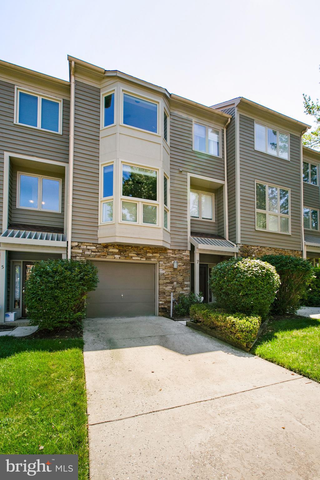 SUMMIT CHASE - Residential