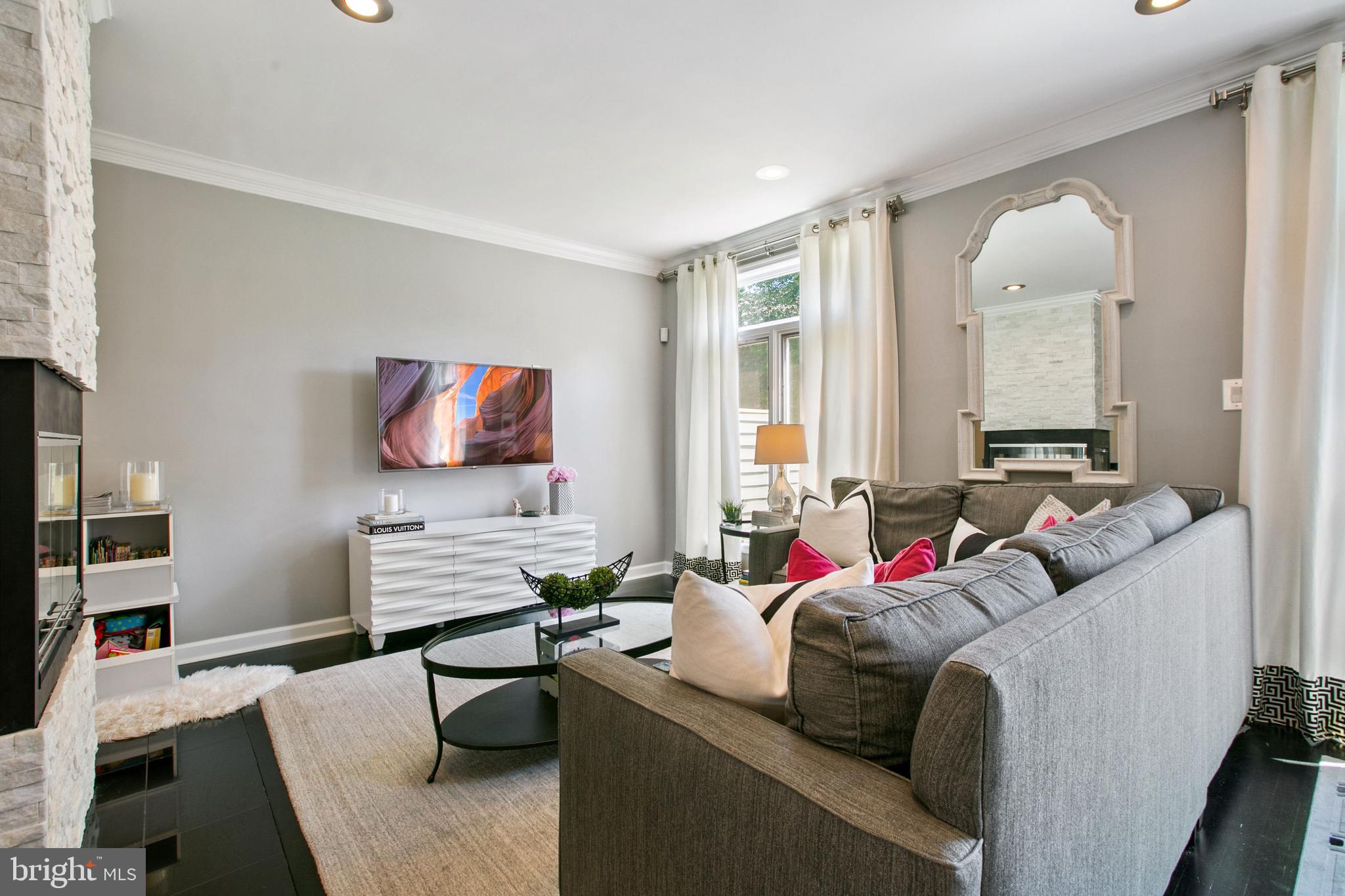 SUMMIT CHASE - Residential