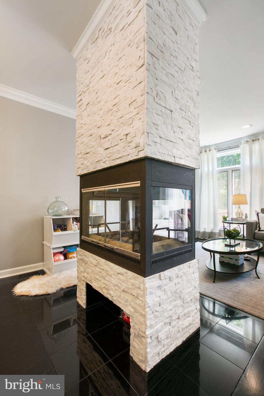 SUMMIT CHASE - Residential