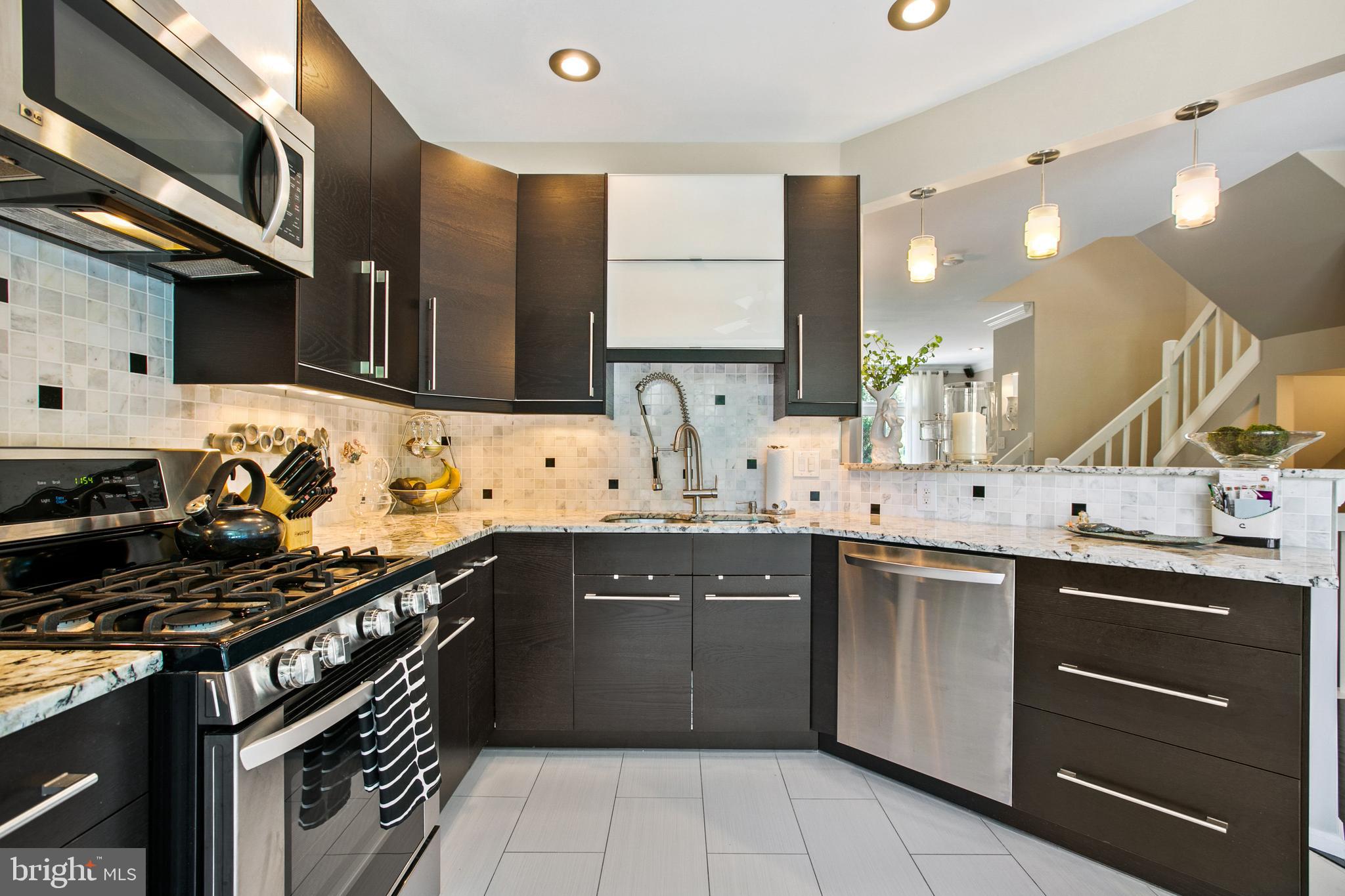 SUMMIT CHASE - Residential