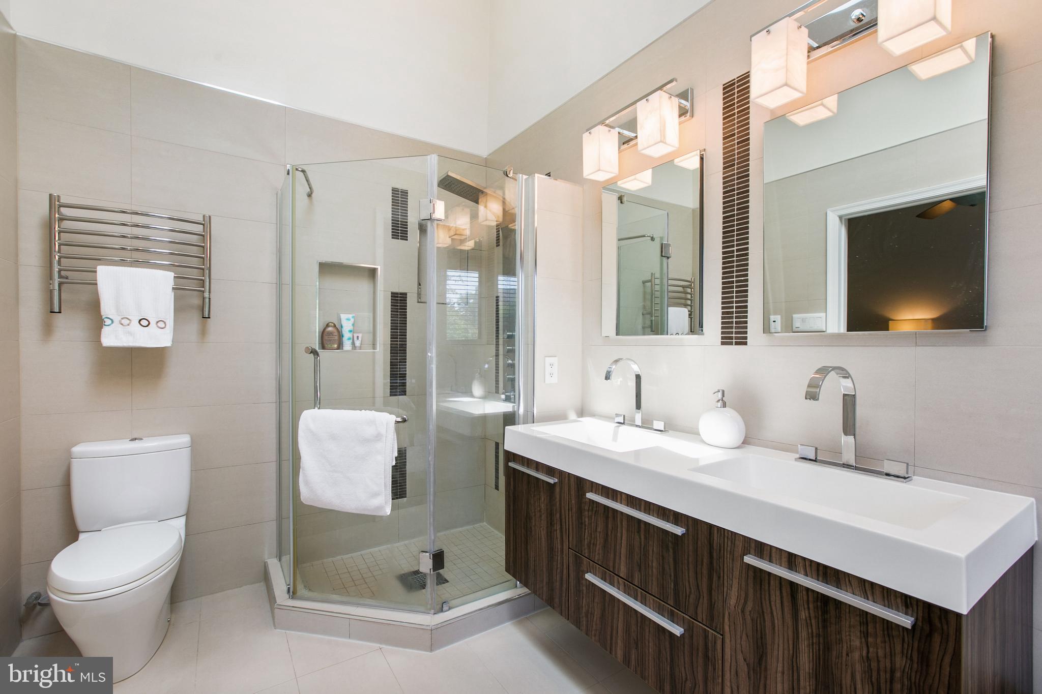 SUMMIT CHASE - Residential