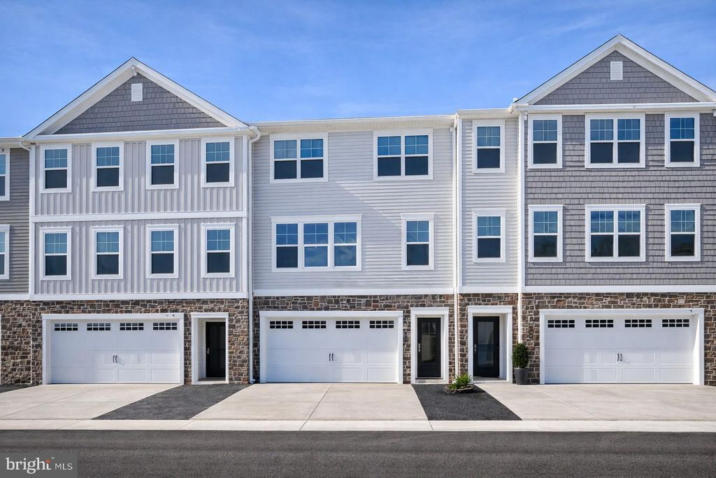 Photo of 187 Larrabee Way, ROYERSFORD, PA 19468 (MLS # PAMC2167478)