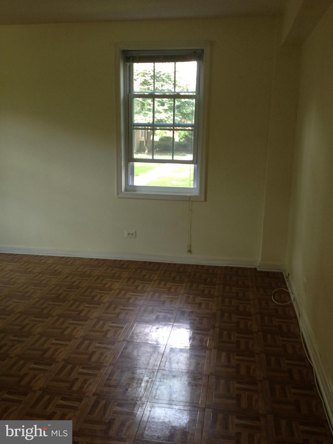 ARLINGTON OAKS - Residential Lease