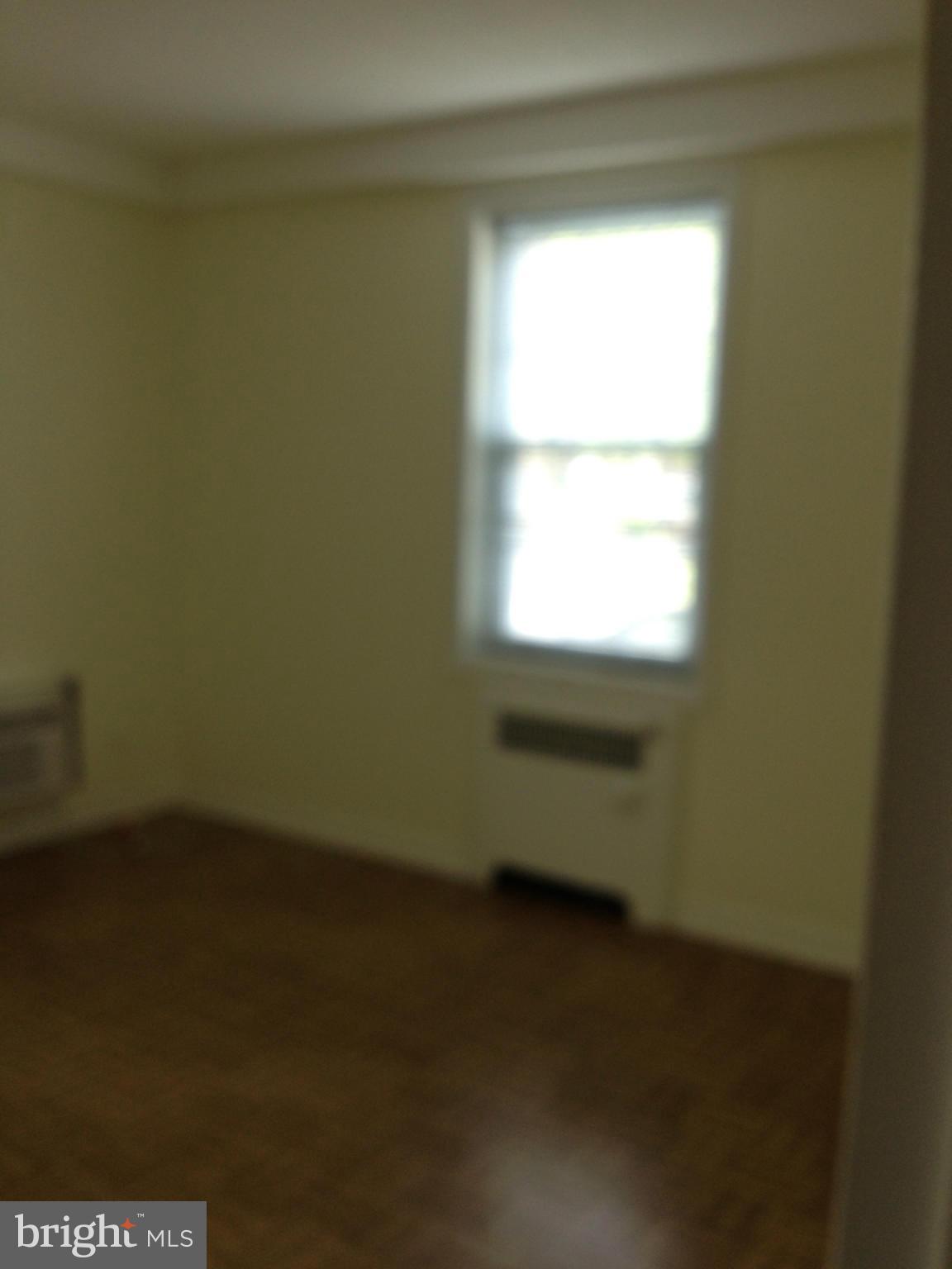 ARLINGTON OAKS - Residential Lease