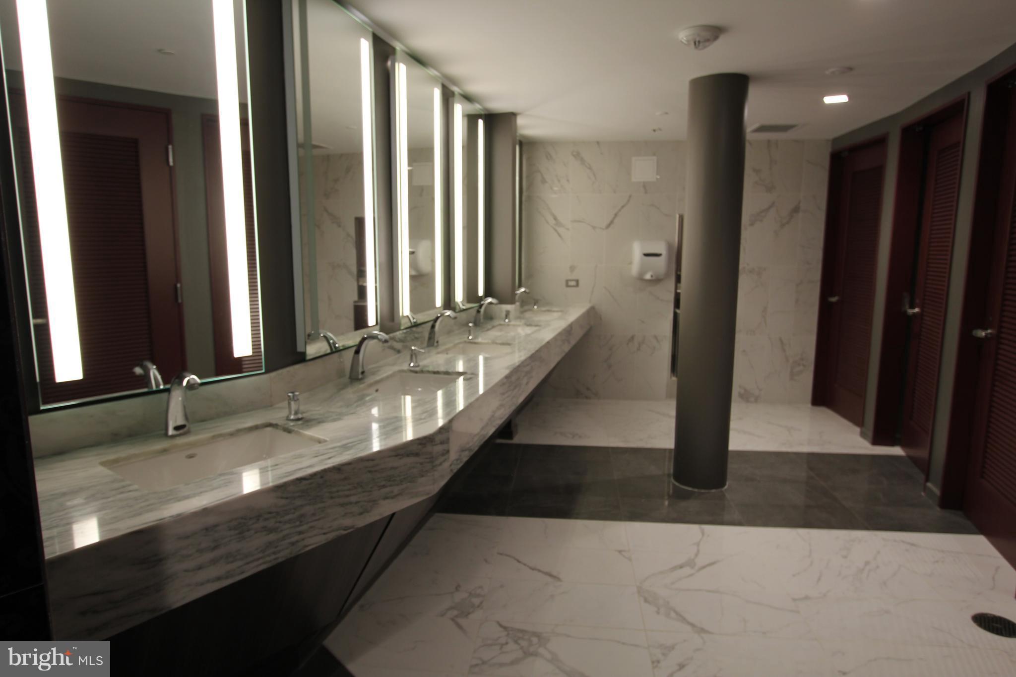 ROTONDA - Residential Lease