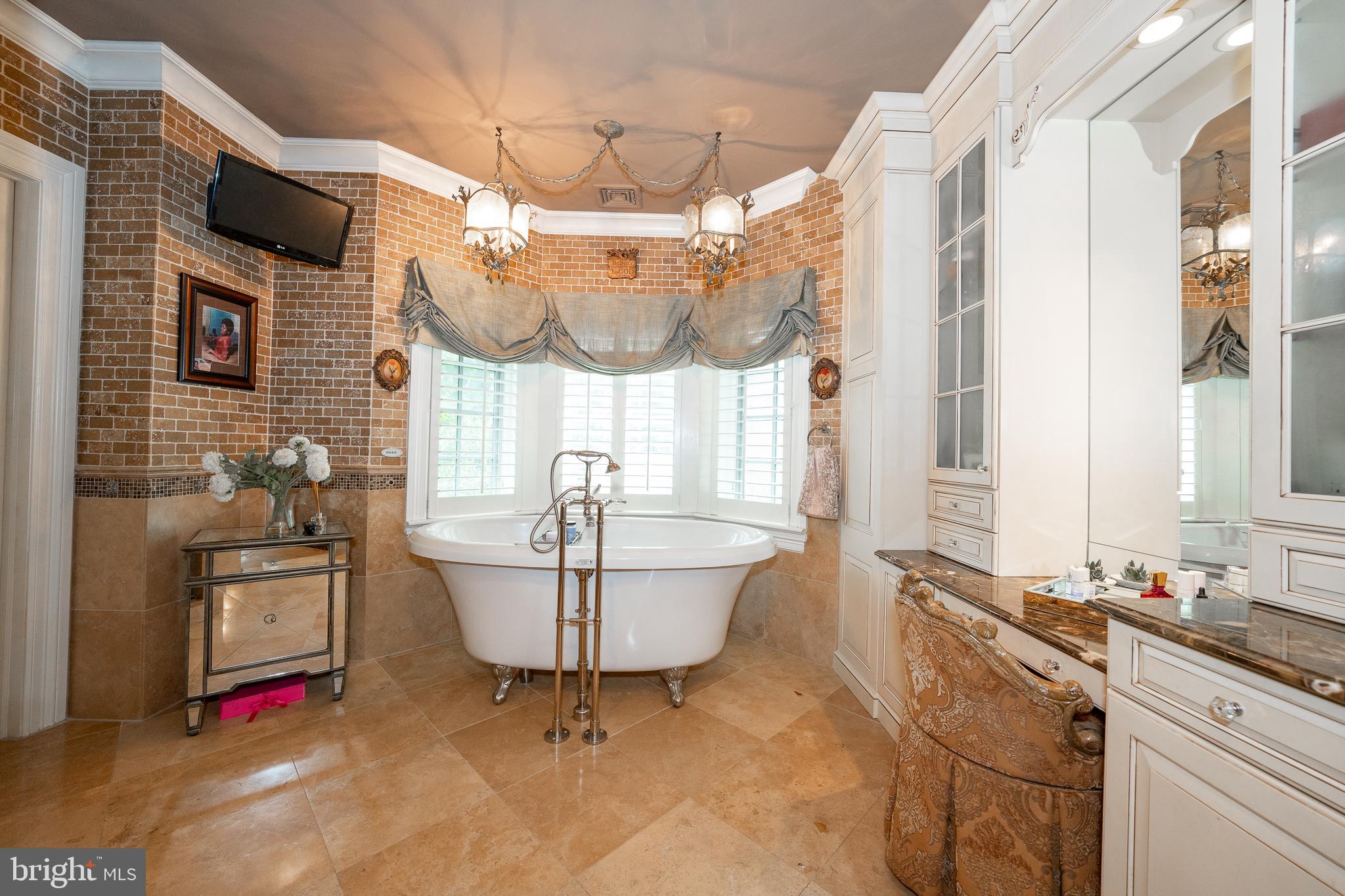 BRYN MAWR - Residential