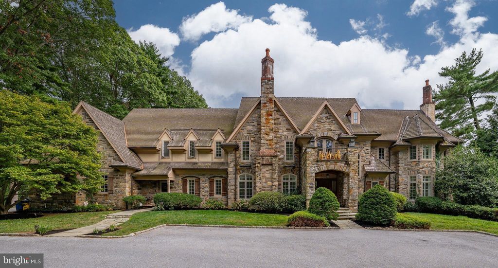 Photo of 909 Waverly Road, BRYN MAWR, PA 19010 (MLS # PAMC2159290)