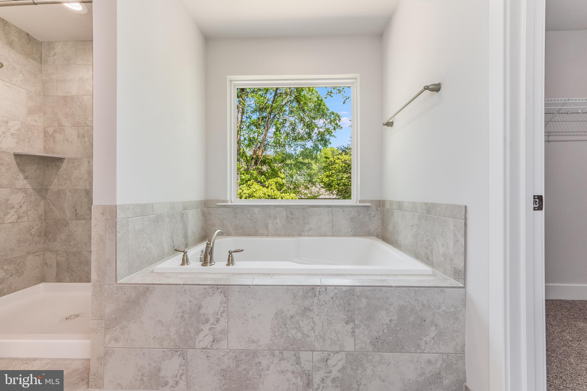 LAKE WILDERNESS - Residential