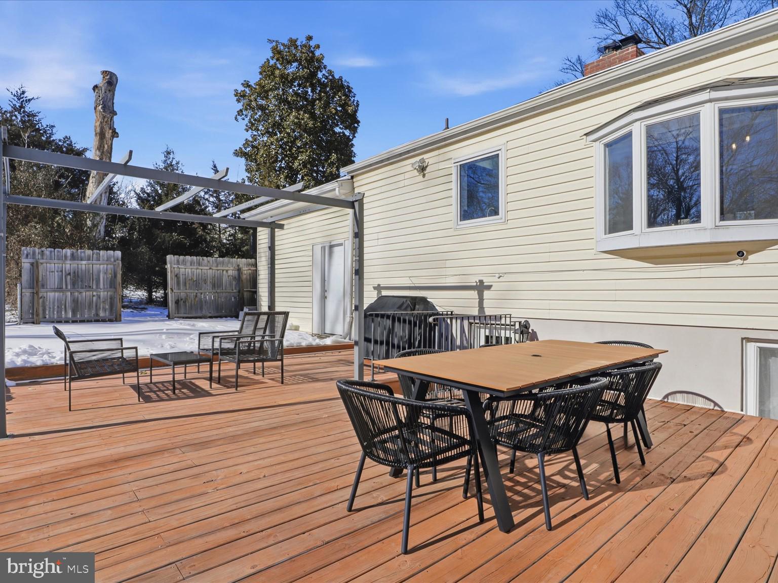 FAIRFAX ACRES - Residential