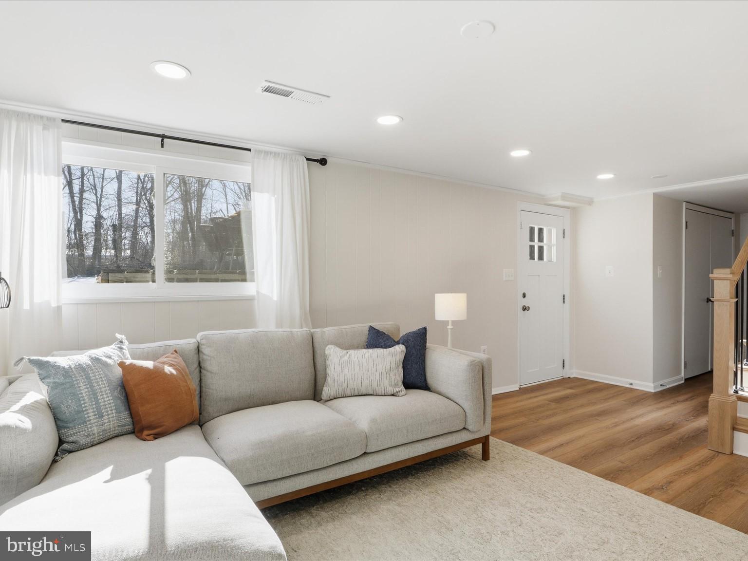 FAIRFAX ACRES - Residential