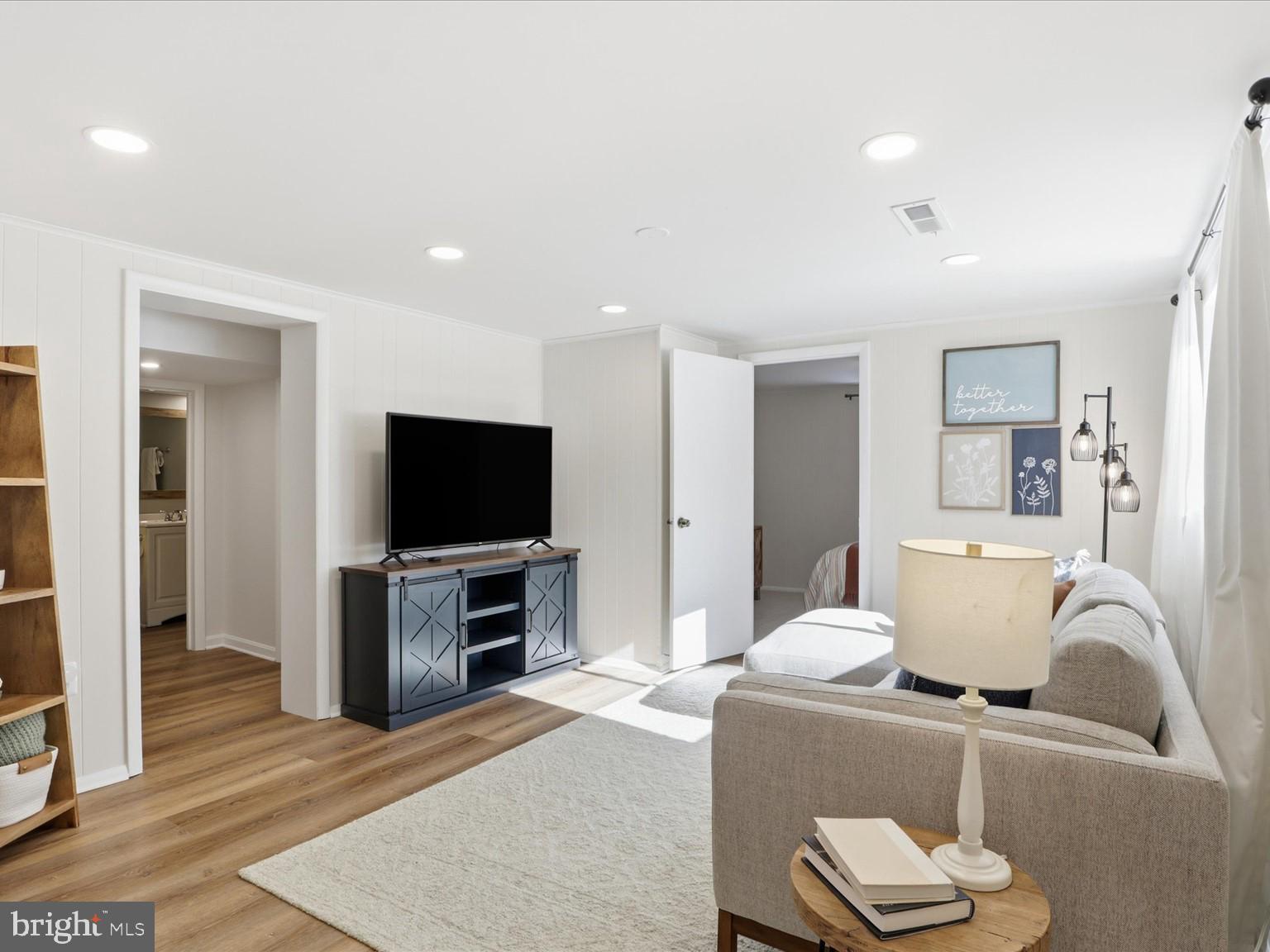 FAIRFAX ACRES - Residential