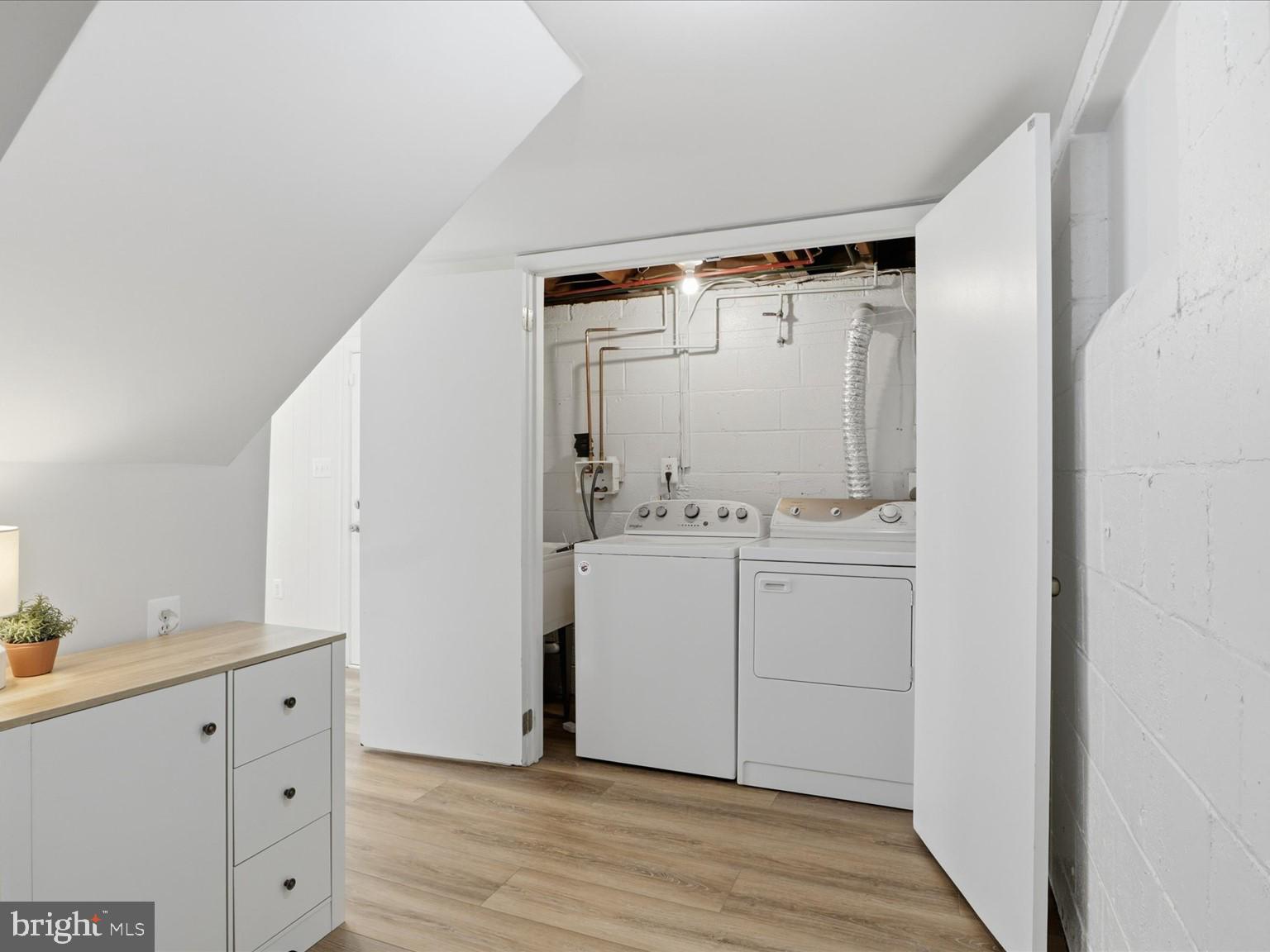 FAIRFAX ACRES - Residential