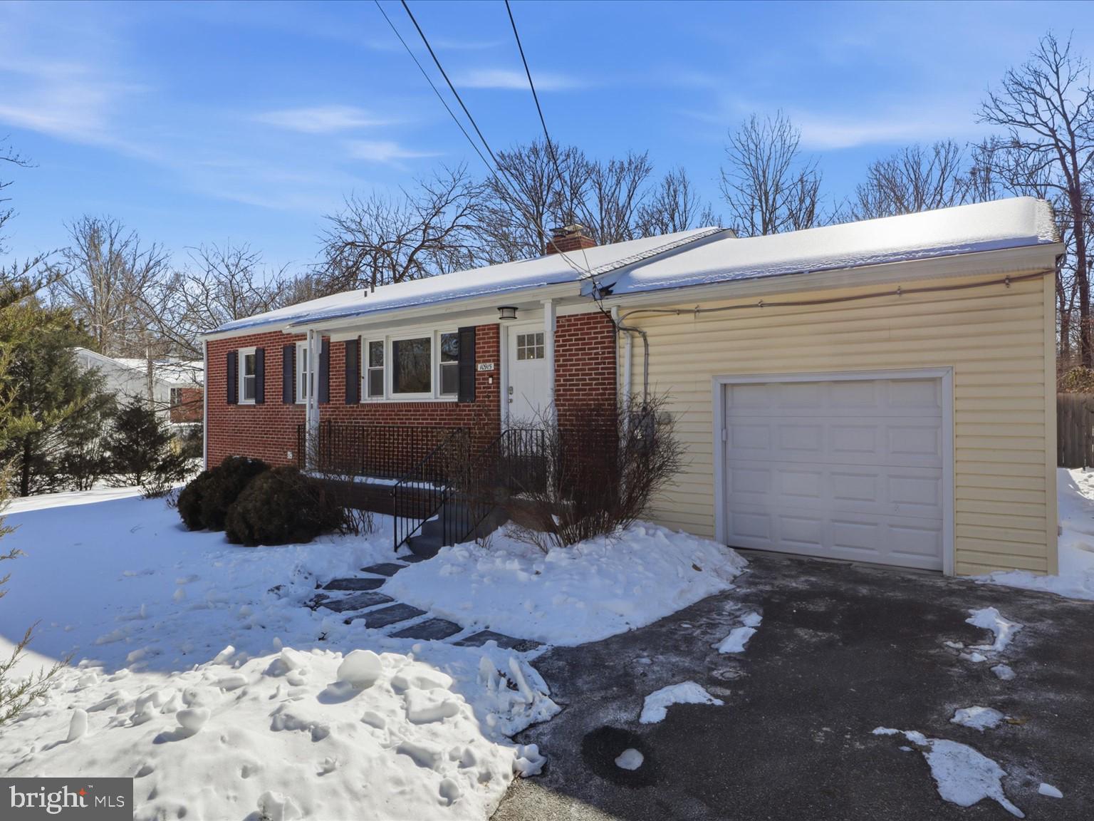 FAIRFAX ACRES - Residential