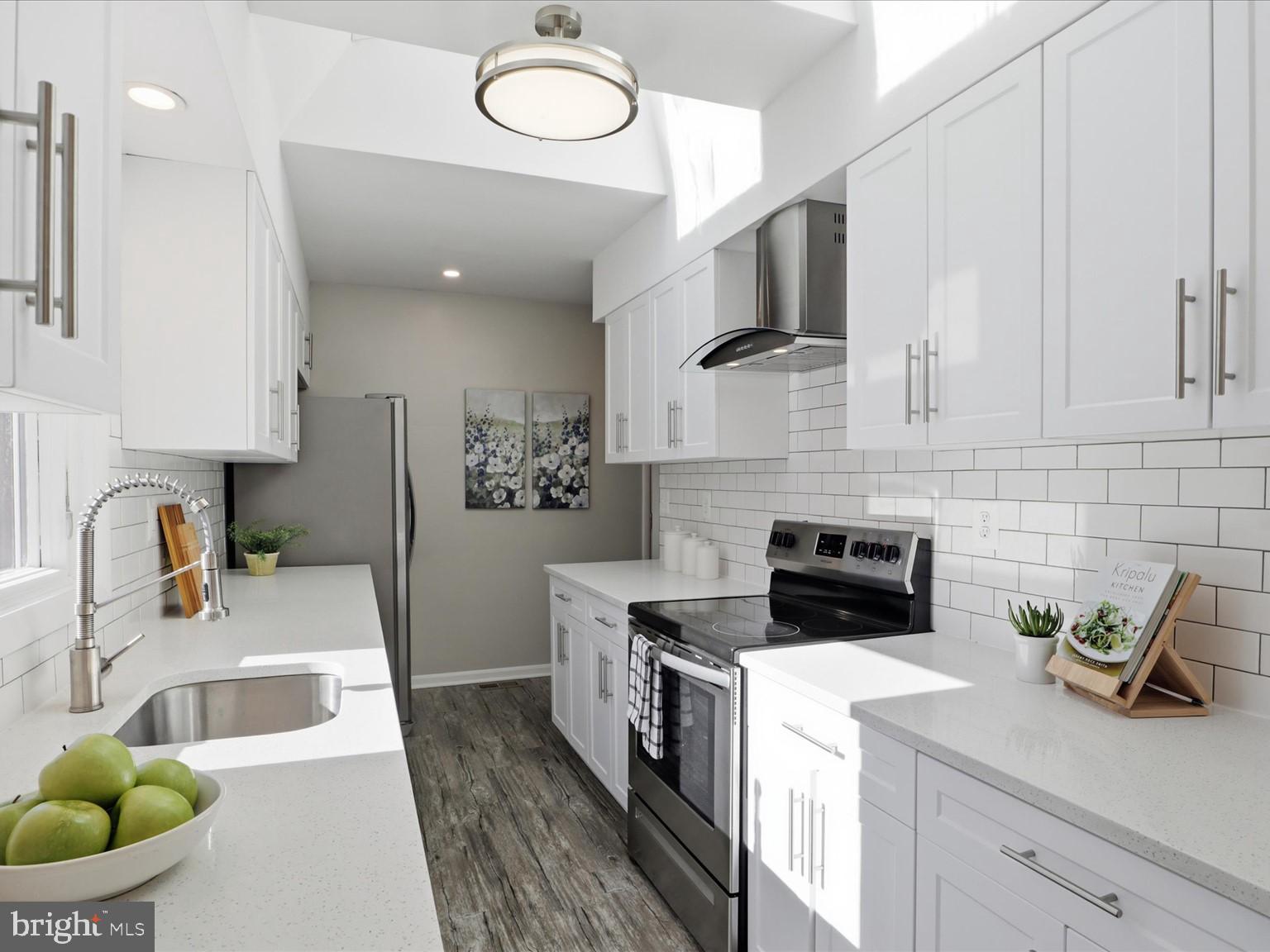 FAIRFAX ACRES - Residential